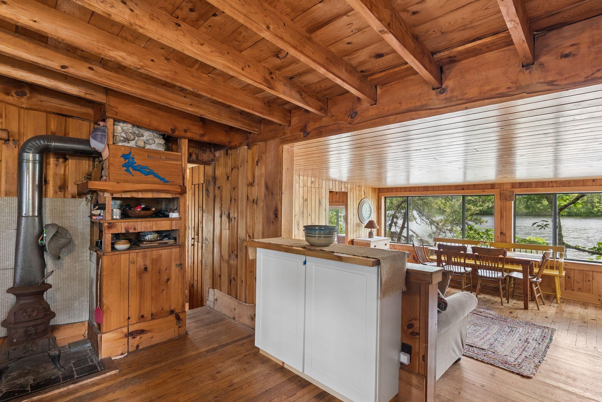 1 Custom House Island