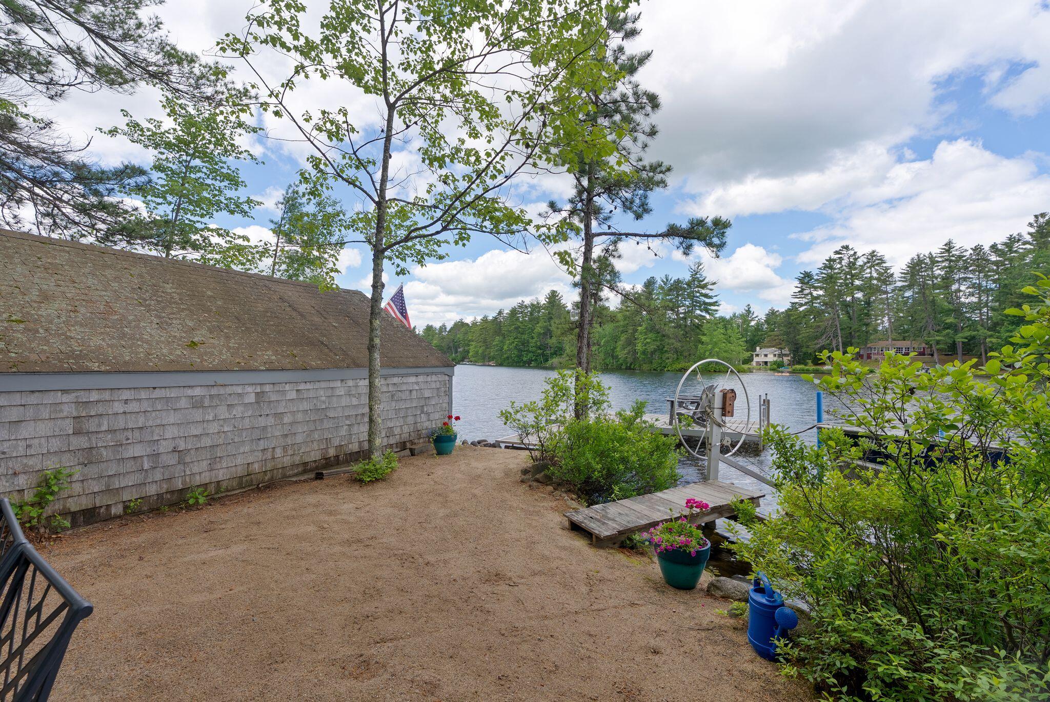 1 Custom House Island