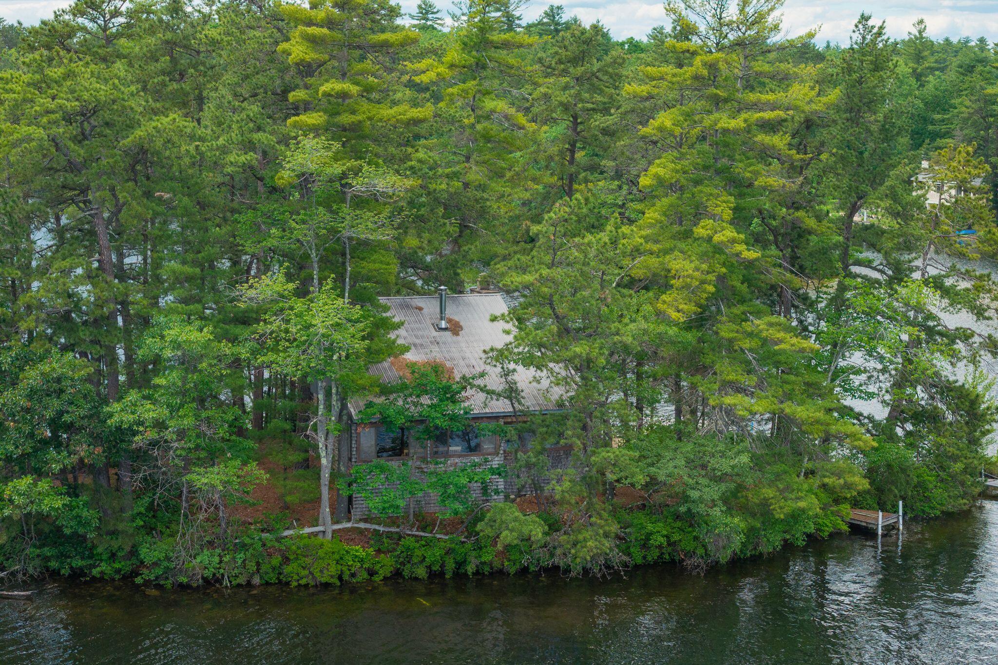 1 Custom House Island
