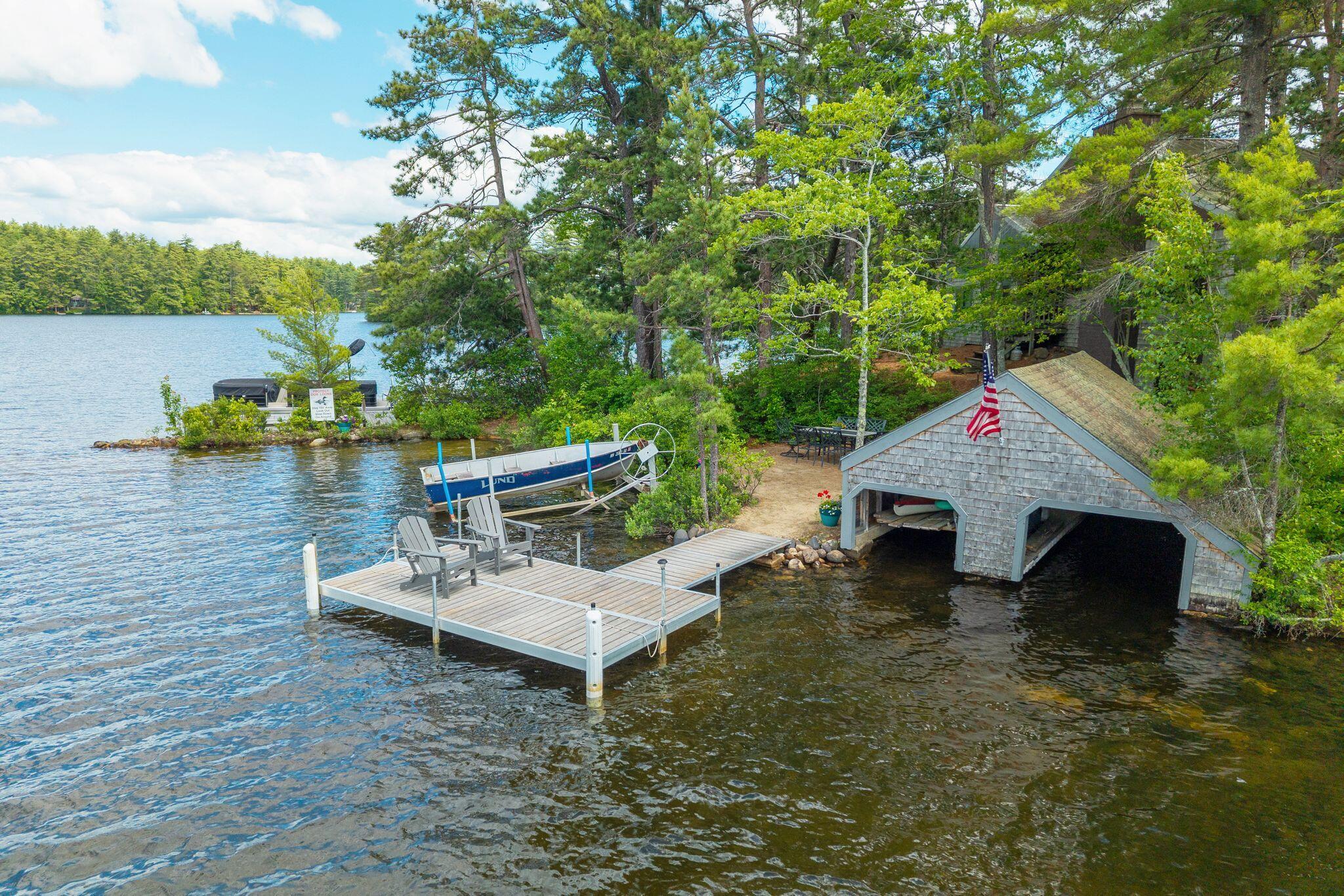 1 Custom House Island