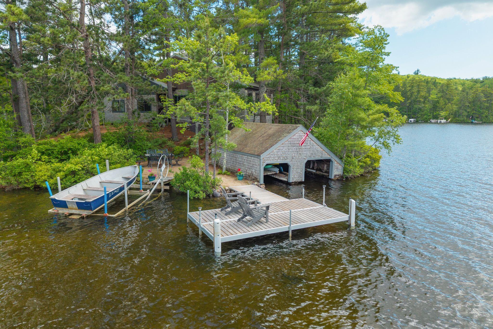 1 Custom House Island