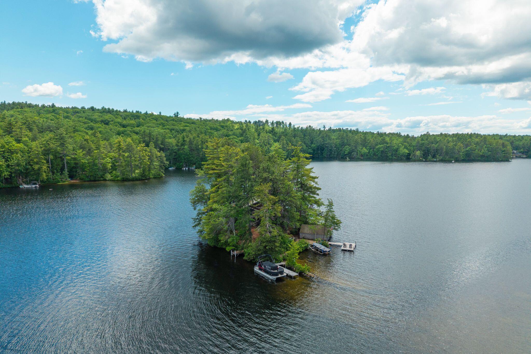 1 Custom House Island