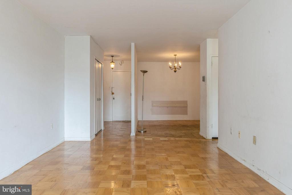 3001 Veazey Ter NW #709