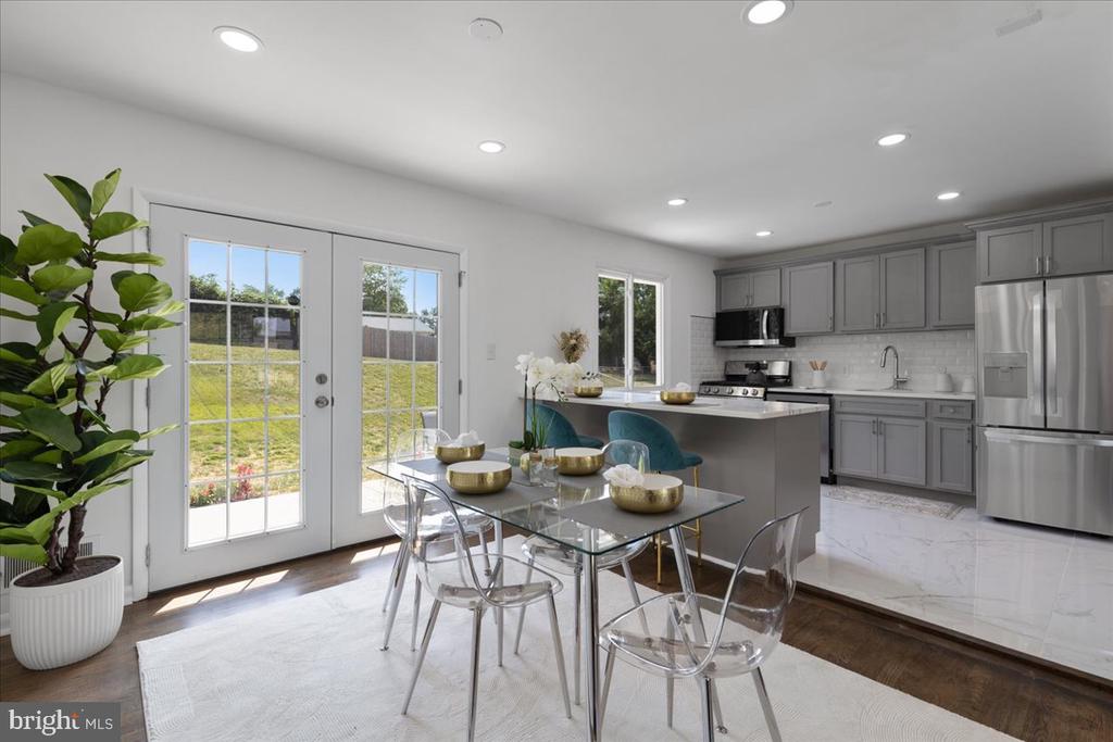 5512 Chloe Dr
