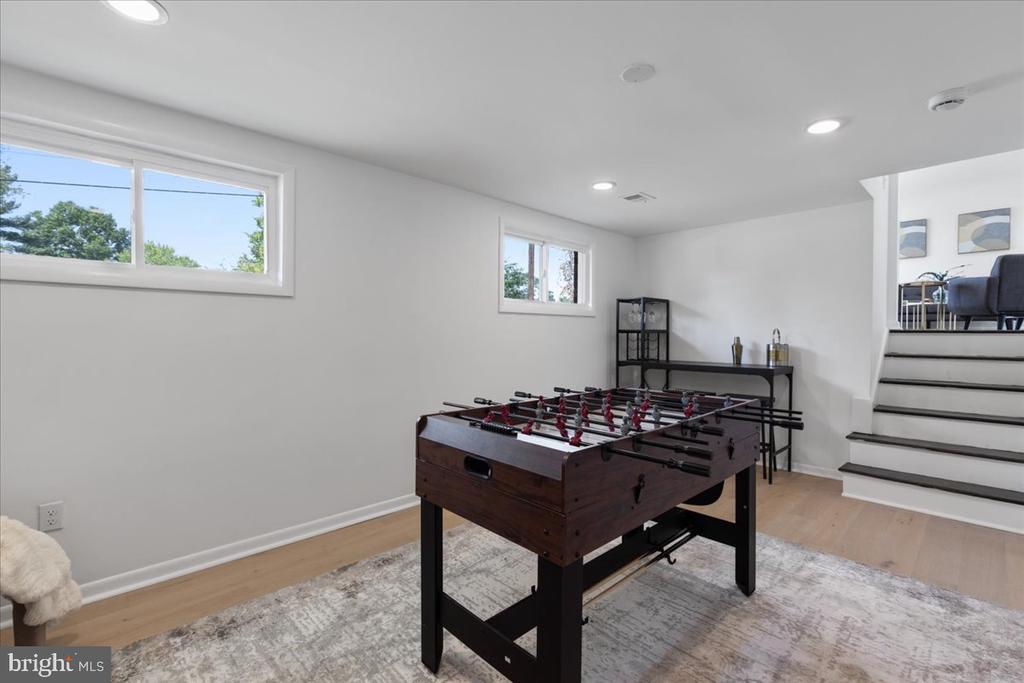 5512 Chloe Dr