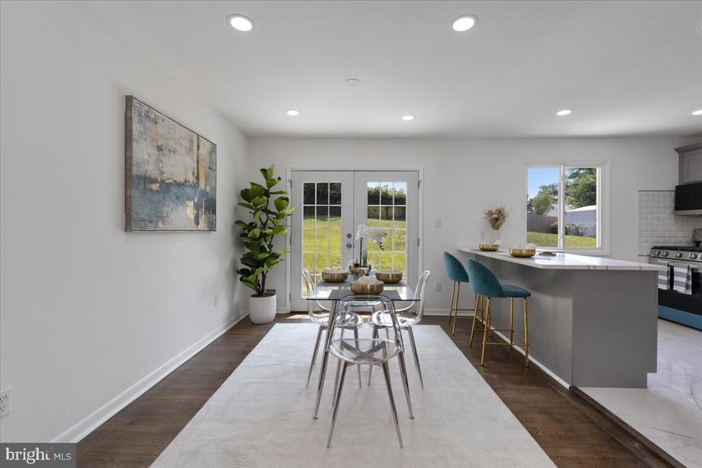 5512 Chloe Dr