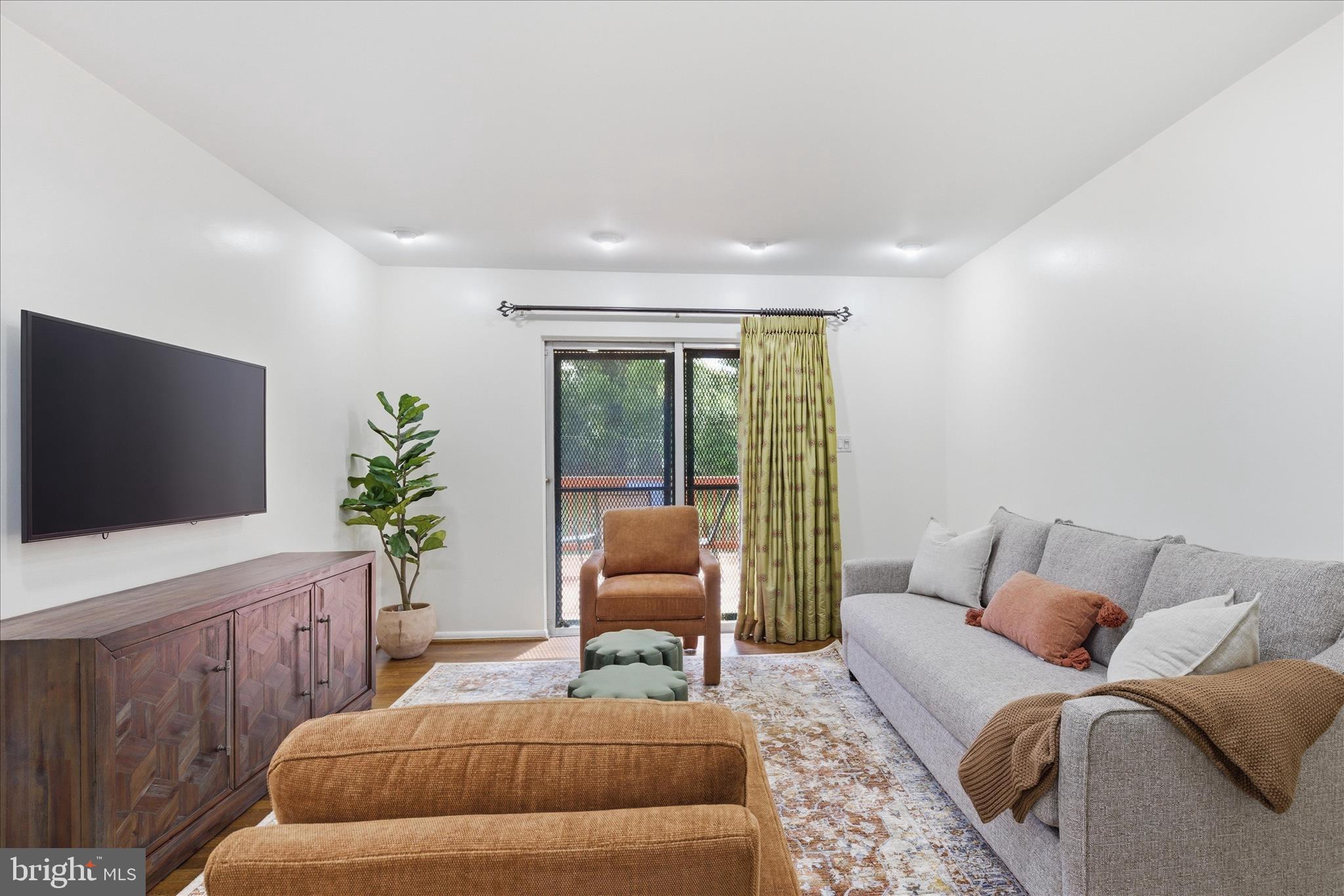 824 BOOKER DRIVE