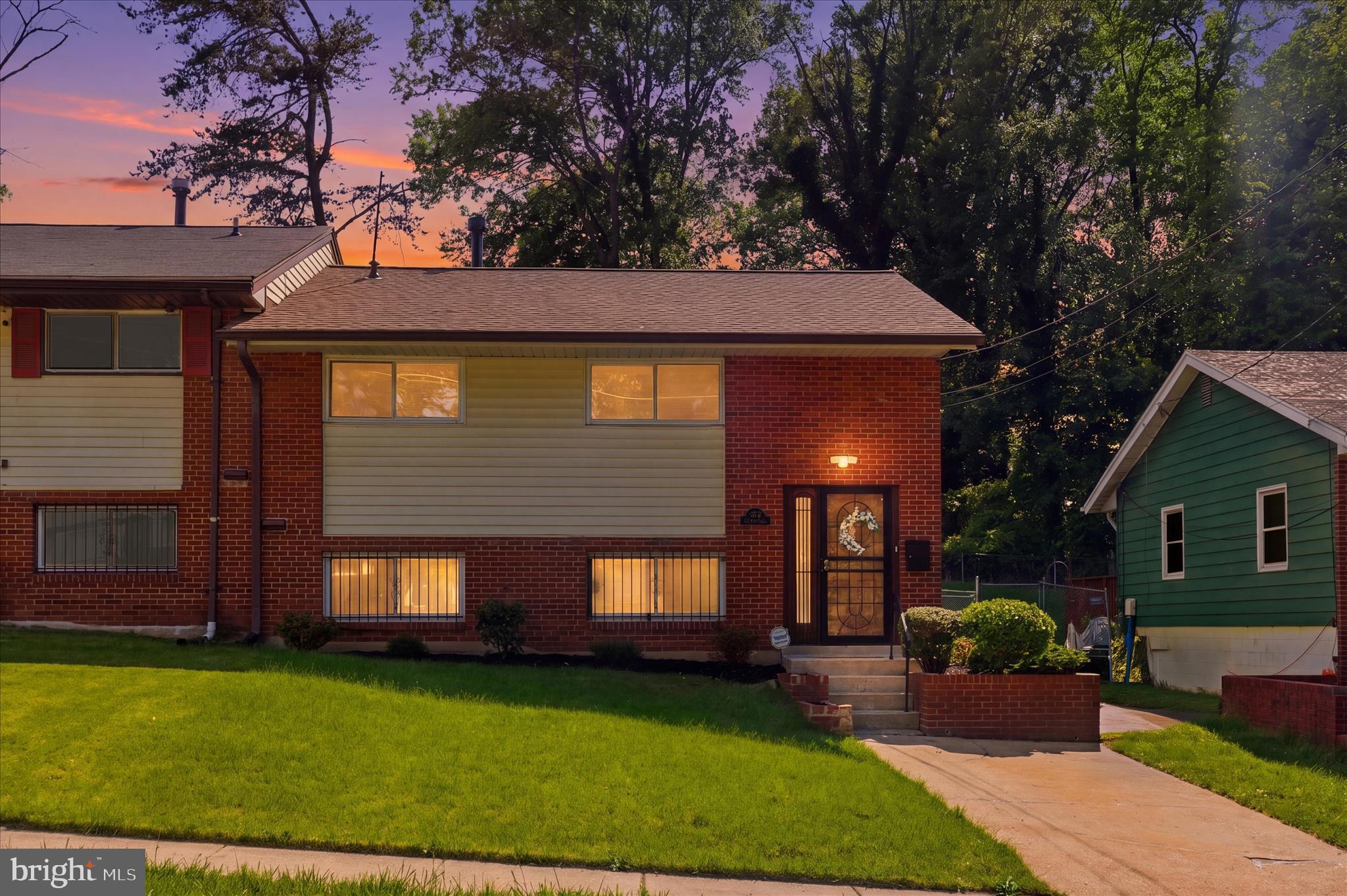 824 BOOKER DRIVE
