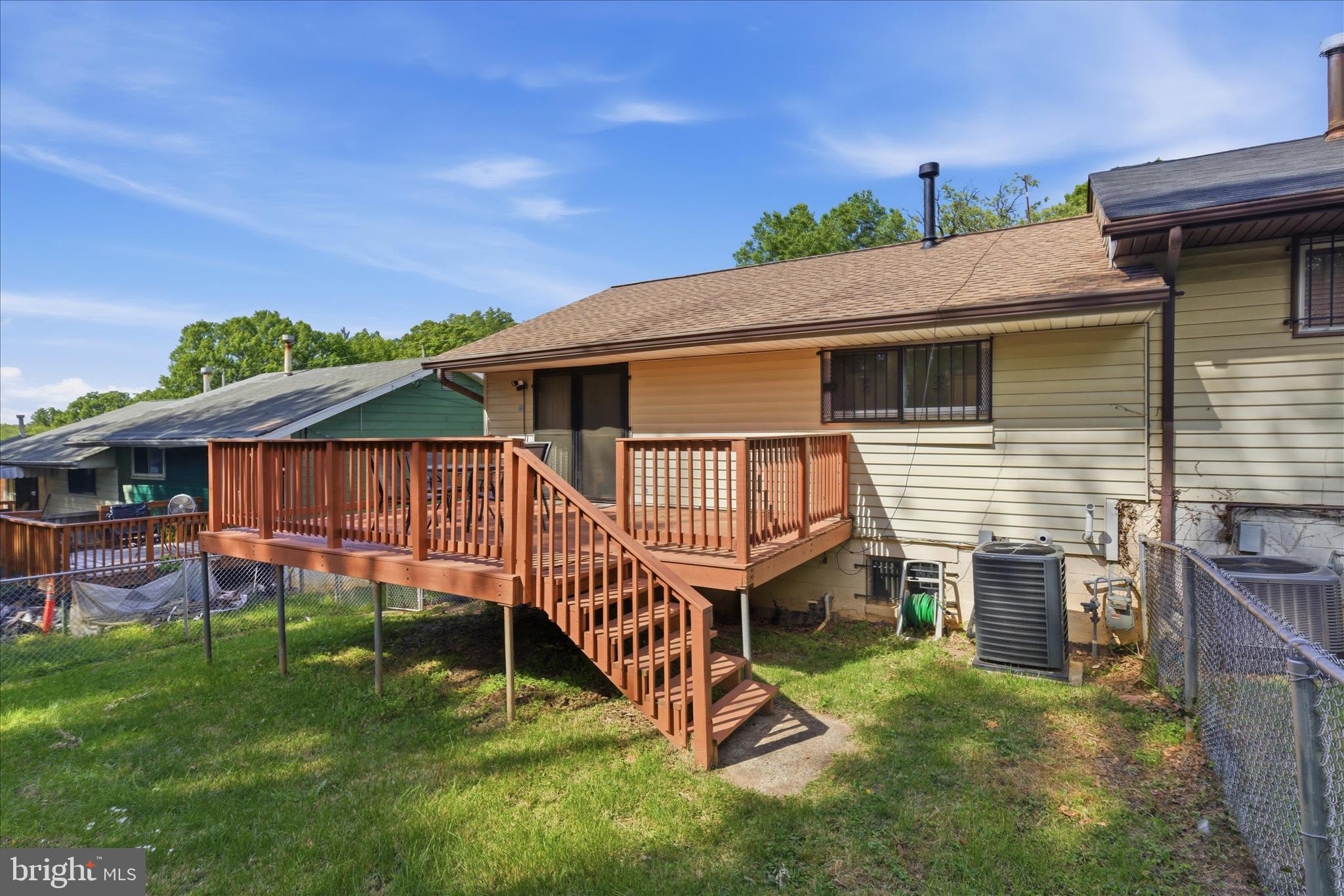 824 BOOKER DRIVE