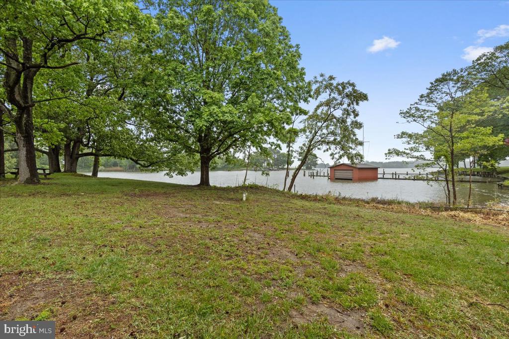 405 Cove Rd