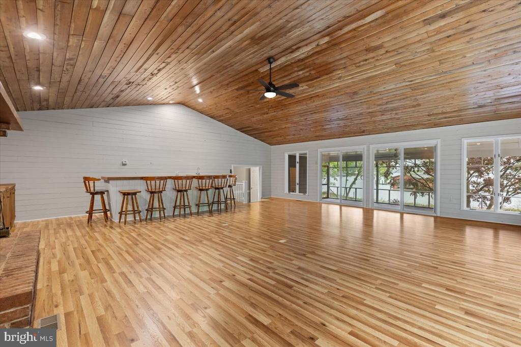 405 Cove Rd
