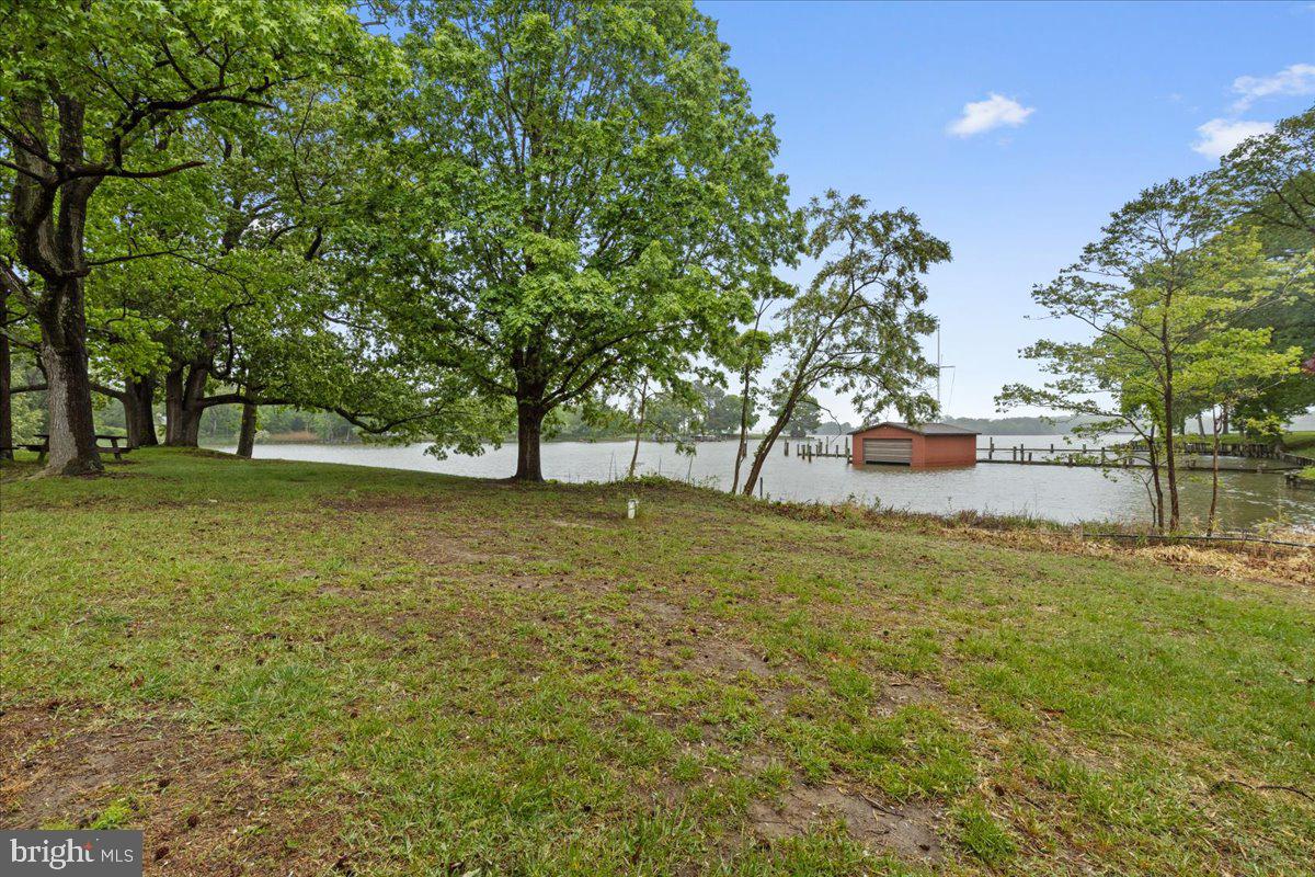 405 Cove Rd