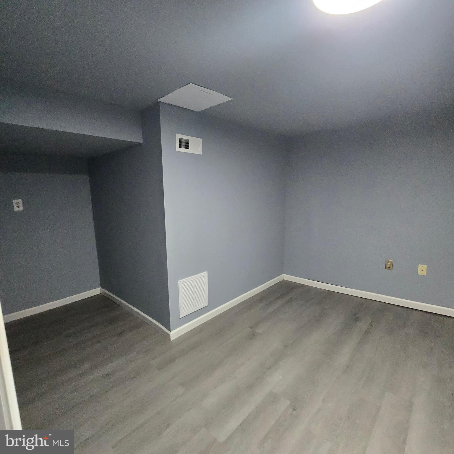21676 N ESSEX DR