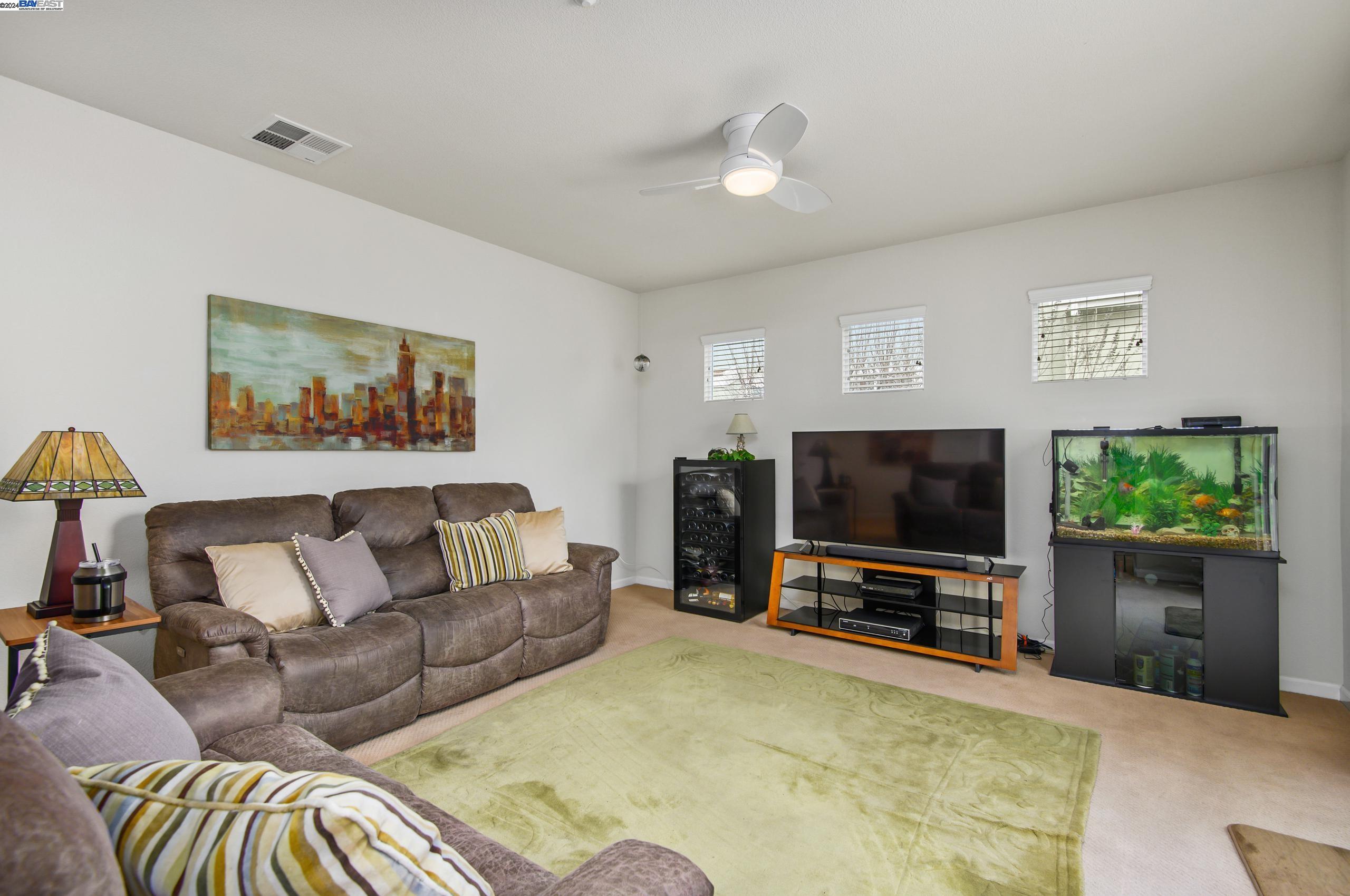 1101 Lexington Way