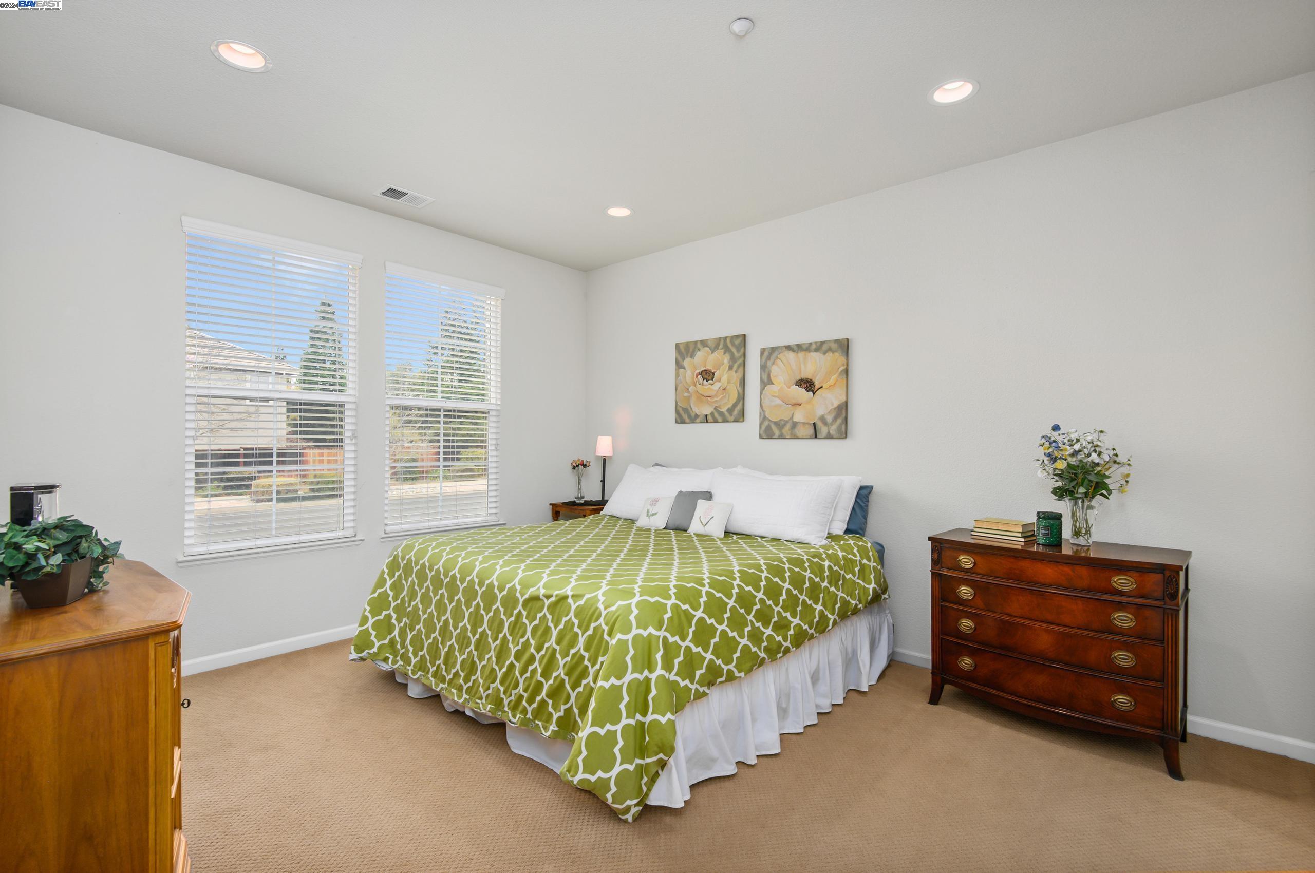 1101 Lexington Way