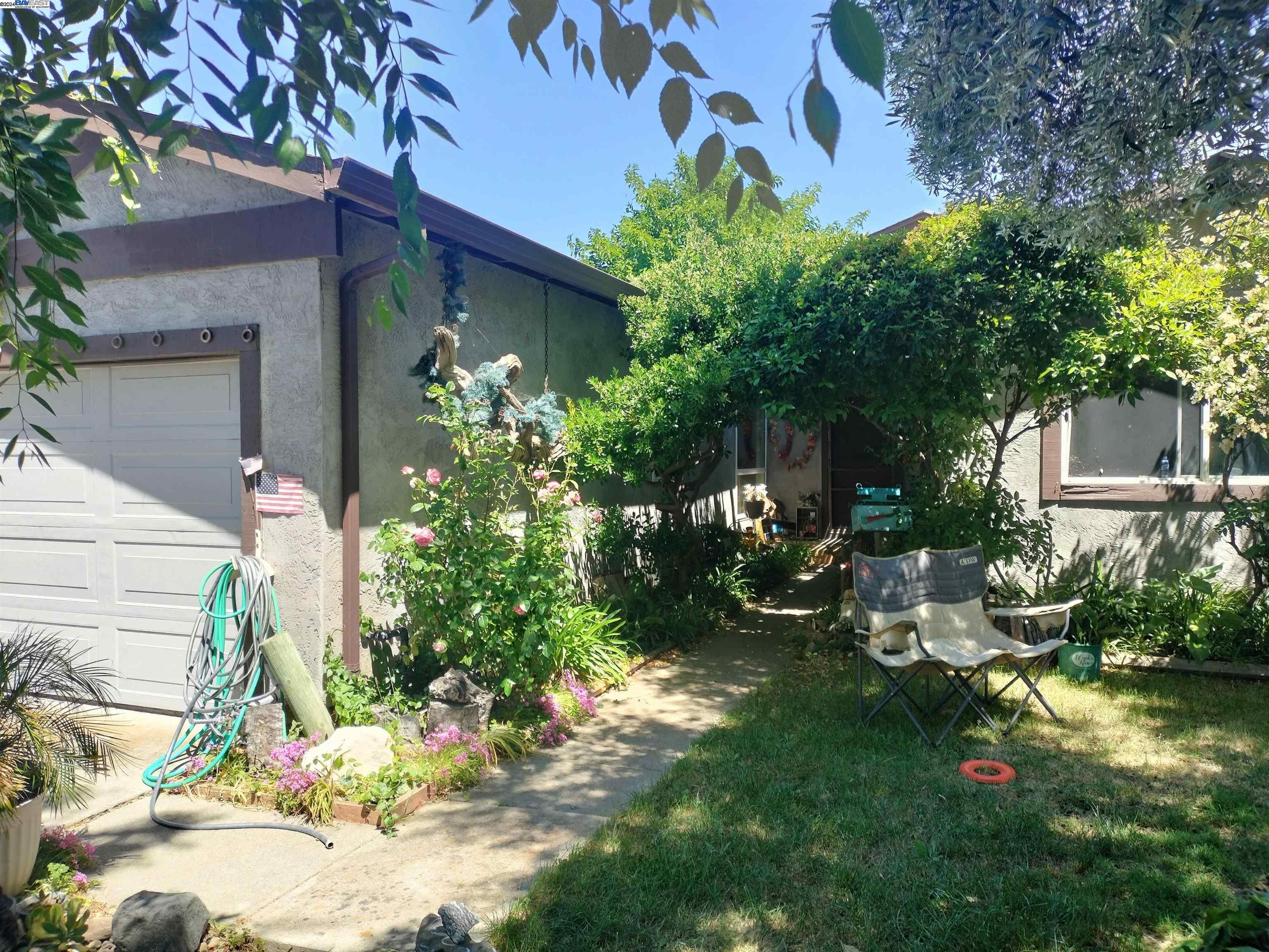 2077 Shetland Rd