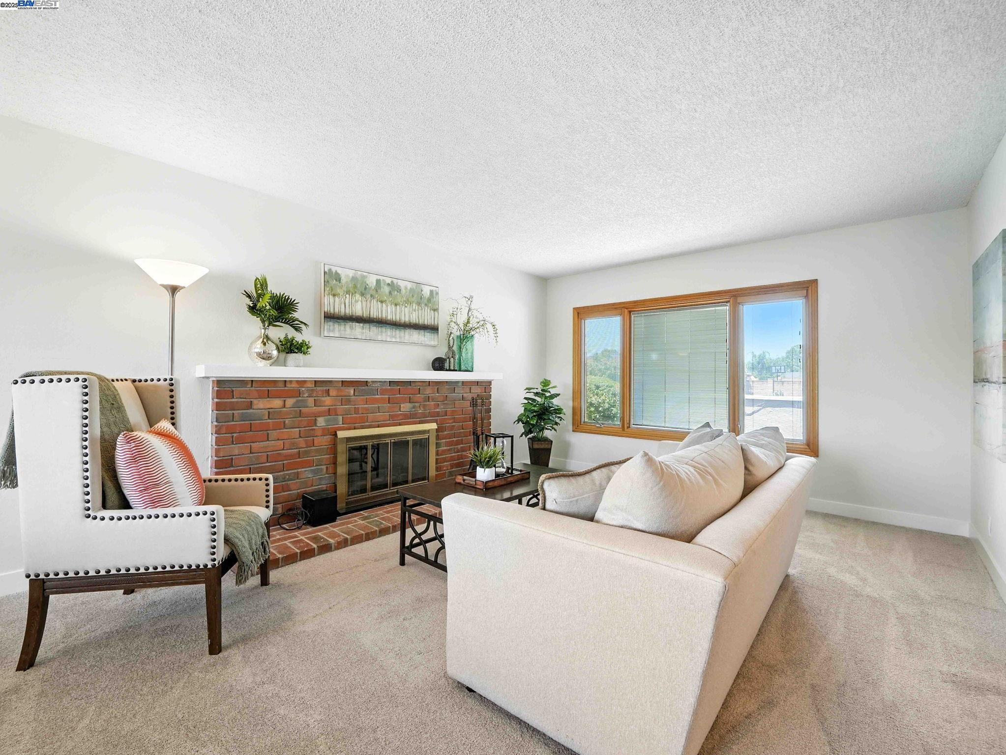 2858 Superior Dr