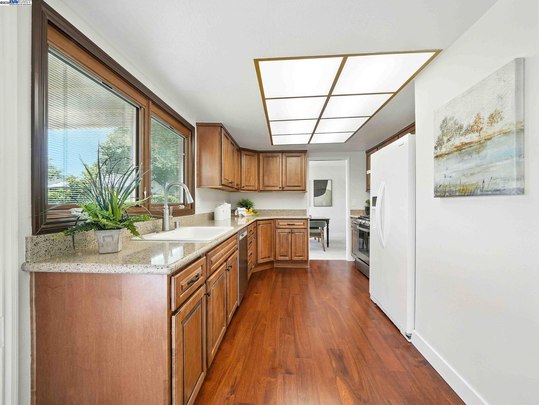 2858 Superior Dr