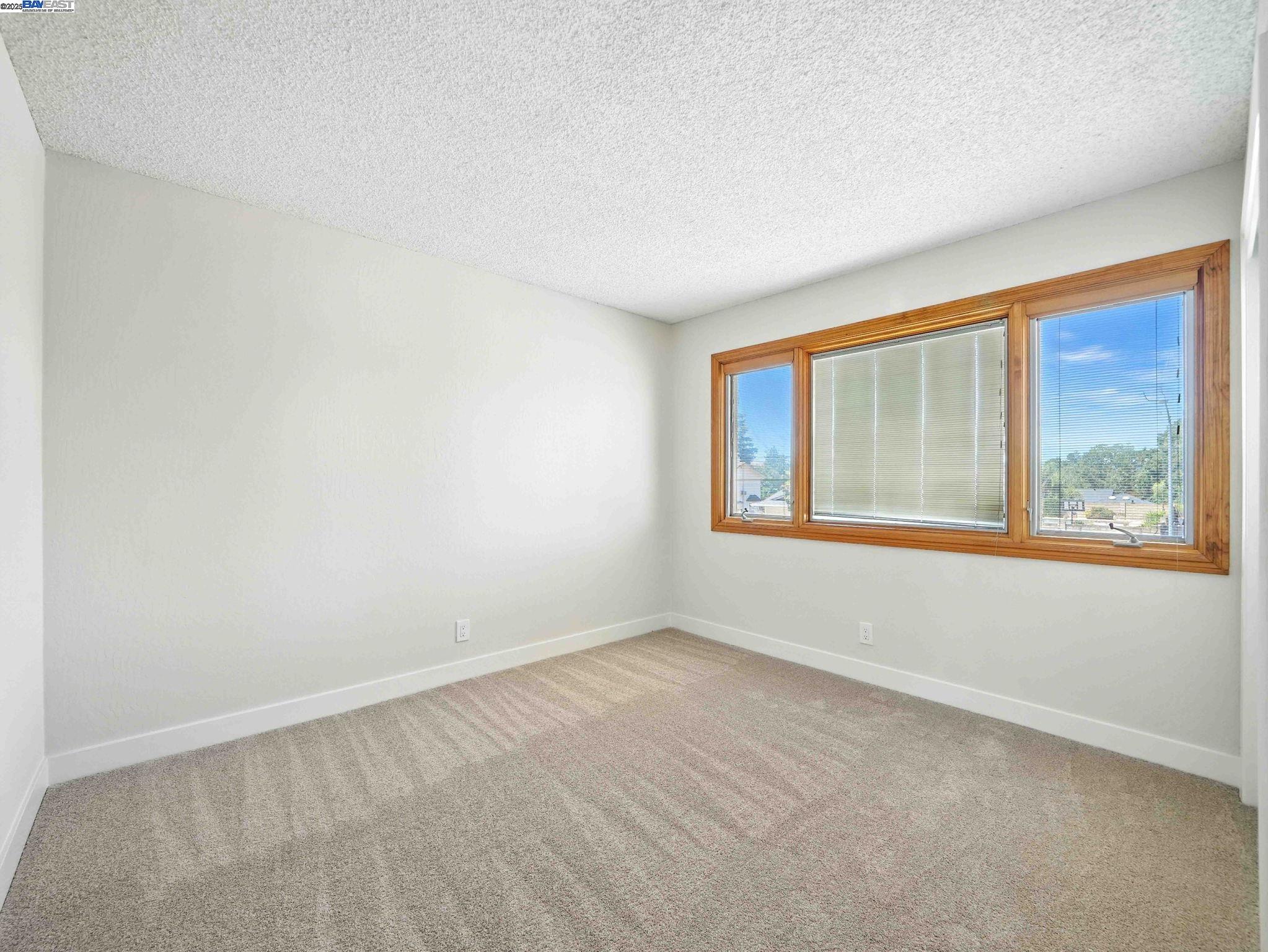 2858 Superior Dr