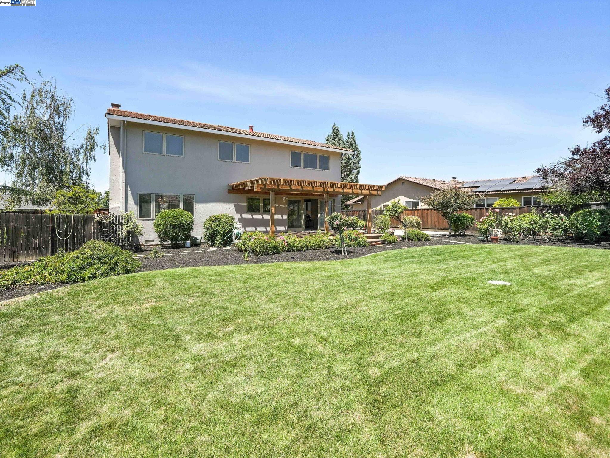 2858 Superior Dr