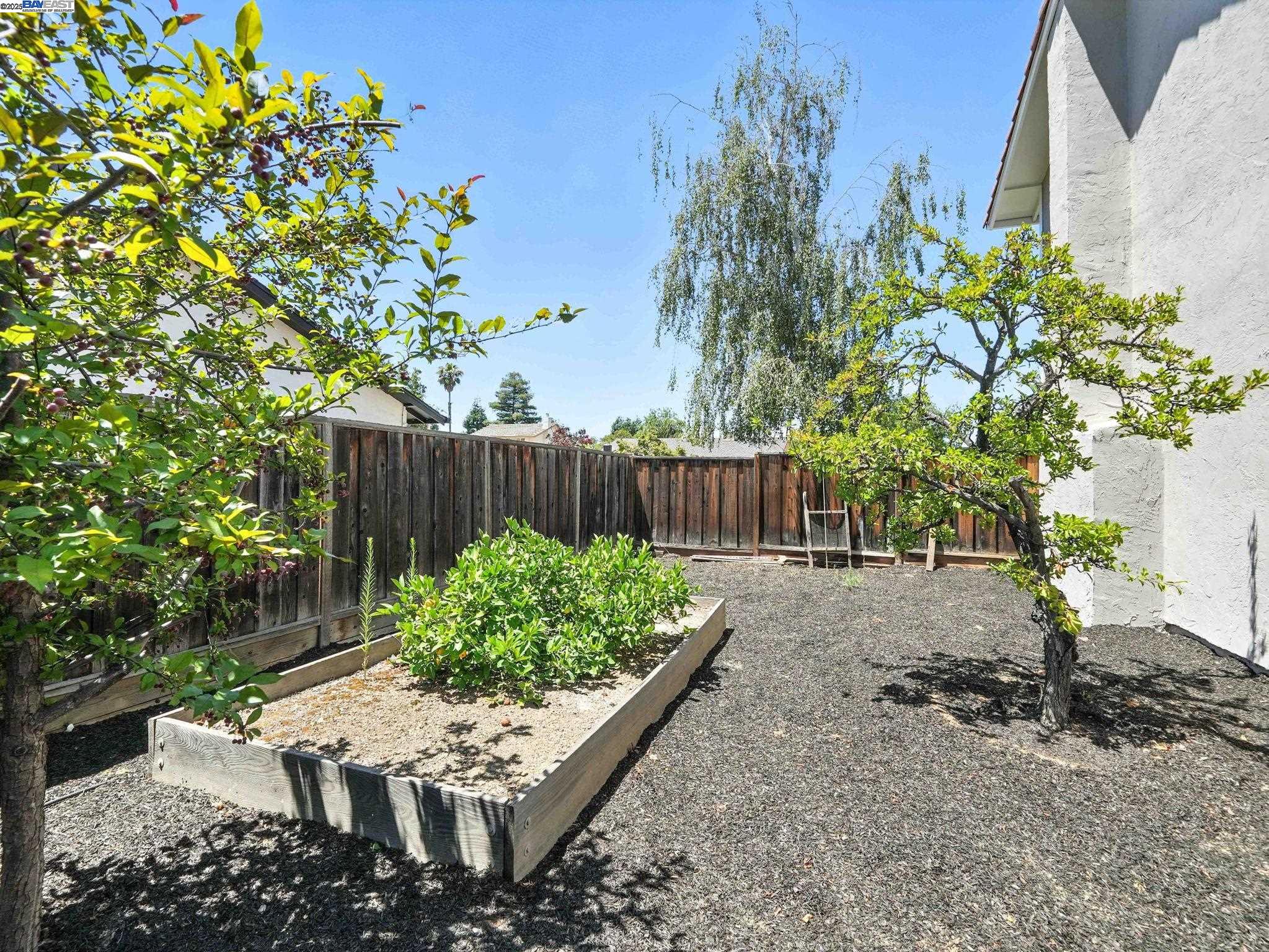 2858 Superior Dr
