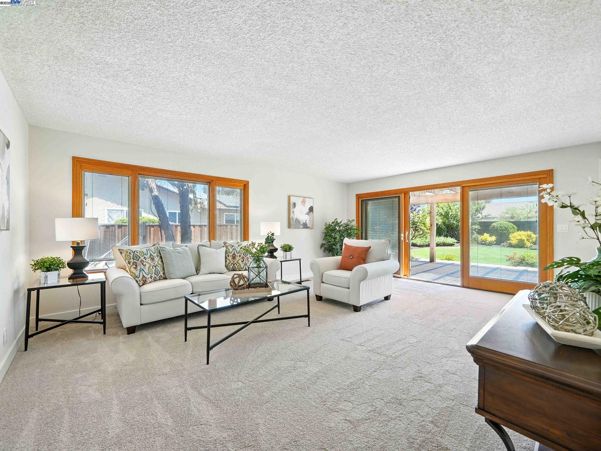 2858 Superior Dr