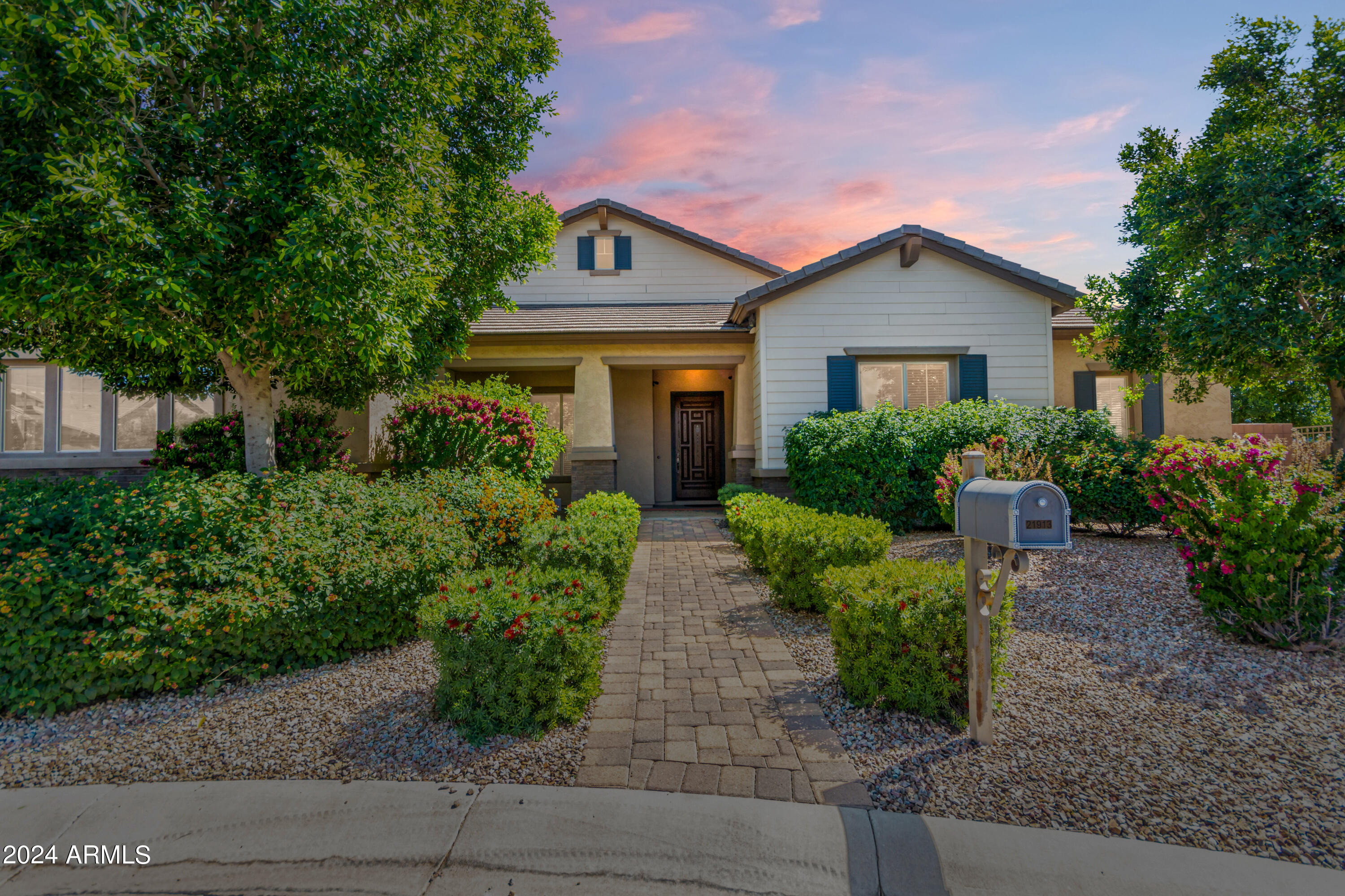 21913 E MUNOZ Court