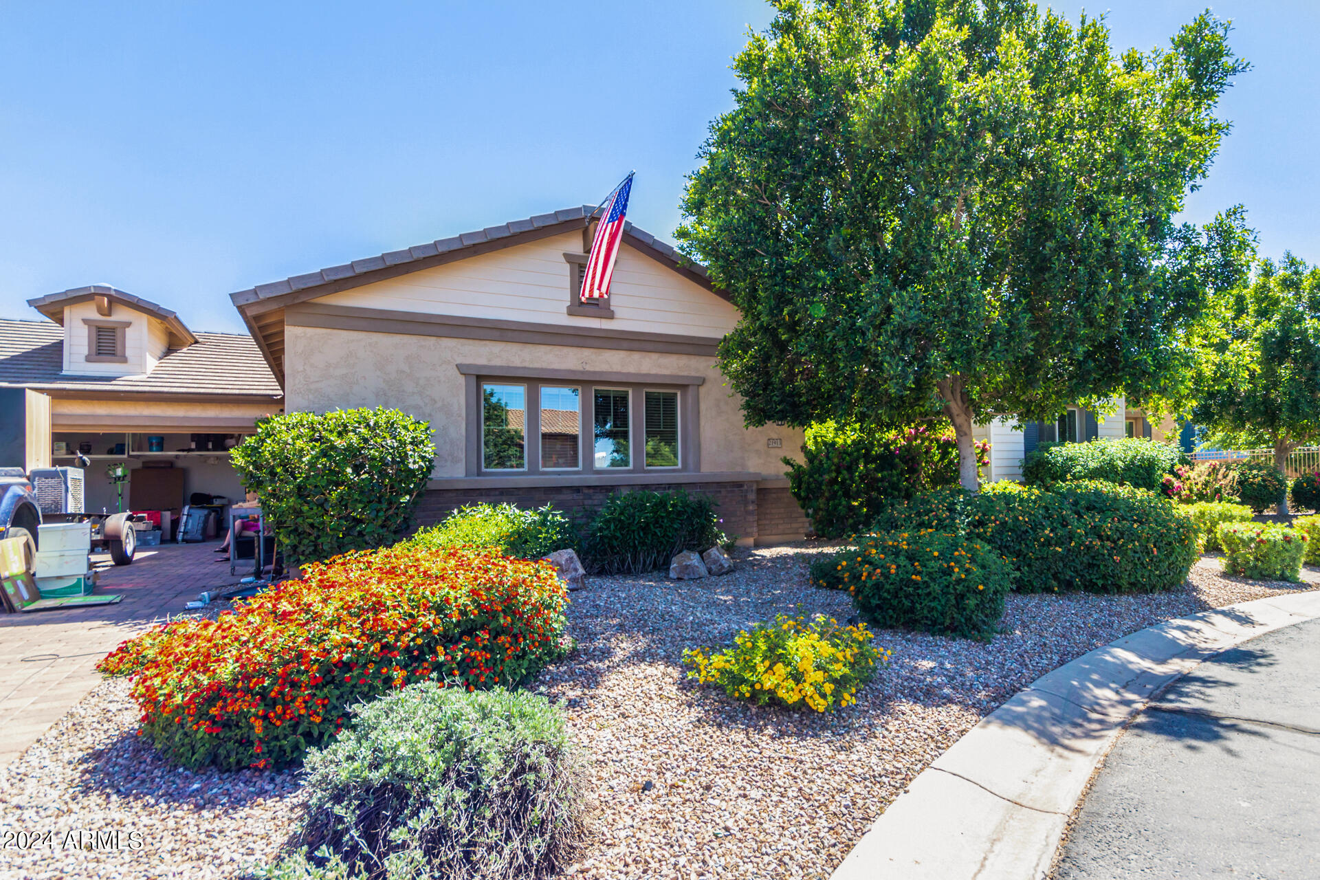 21913 E MUNOZ Court