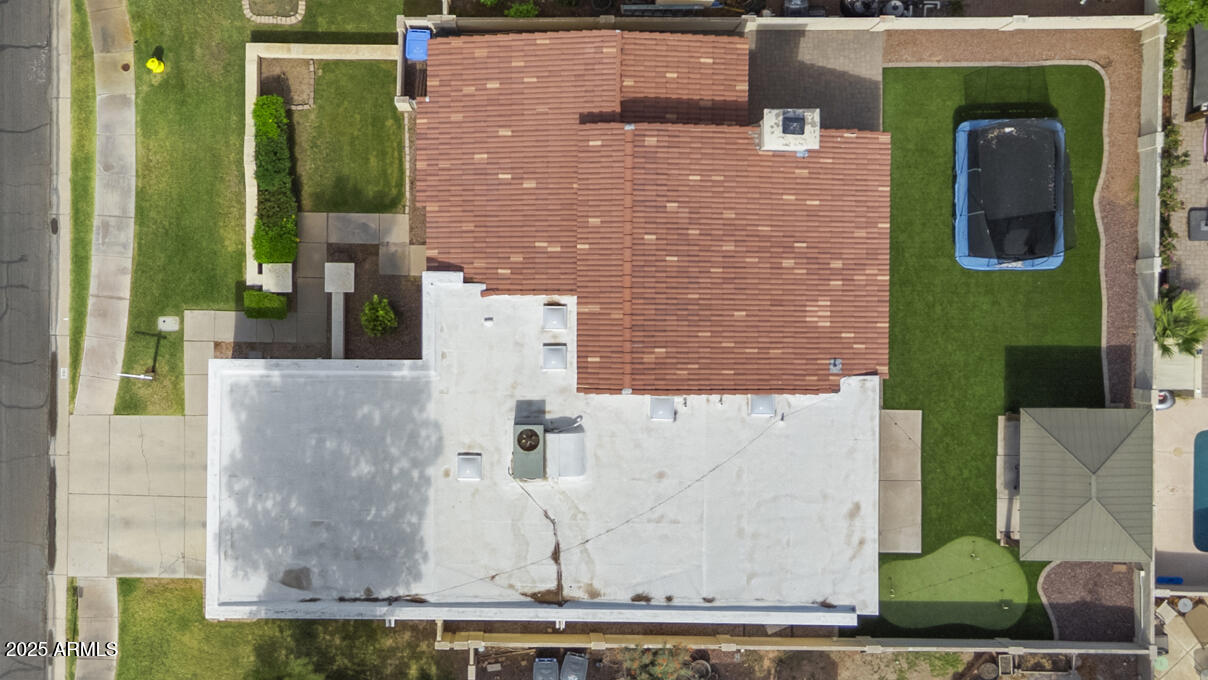 190 E Tremaine Avenue