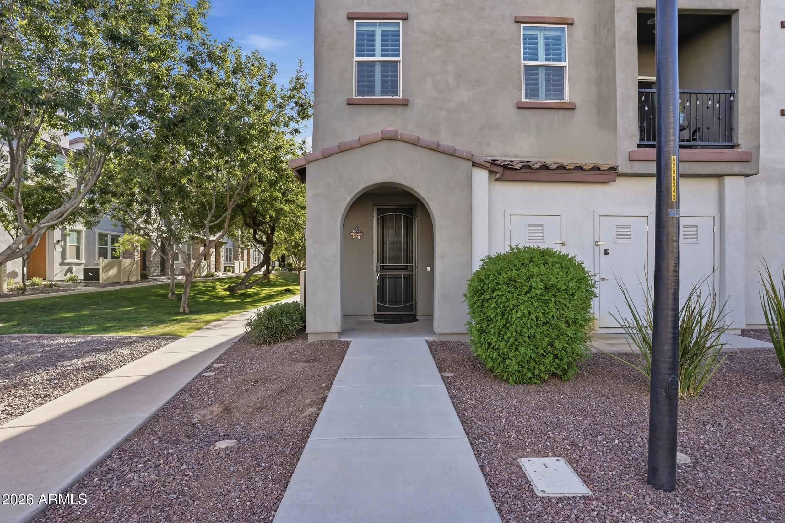 2357 E HIDALGO Avenue