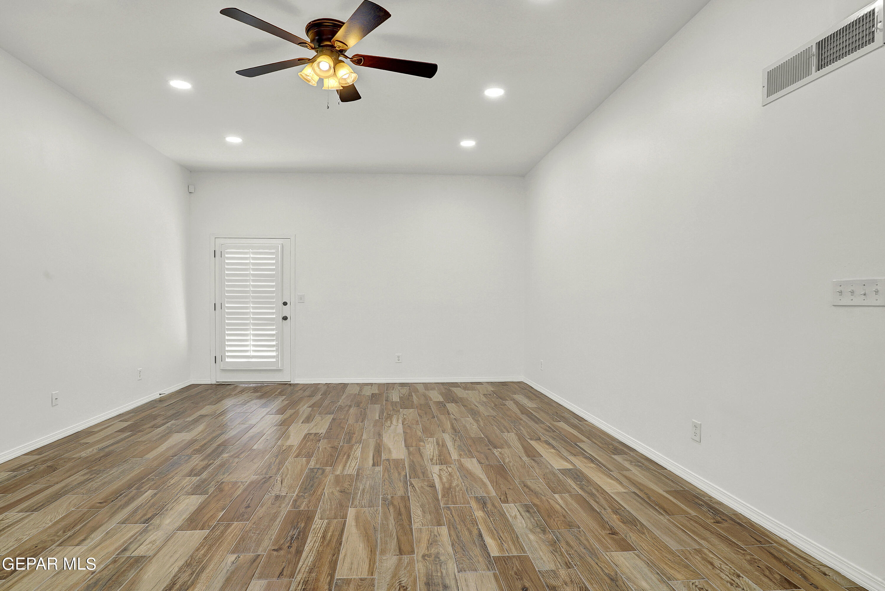 7114 DESERT JEWEL Drive
