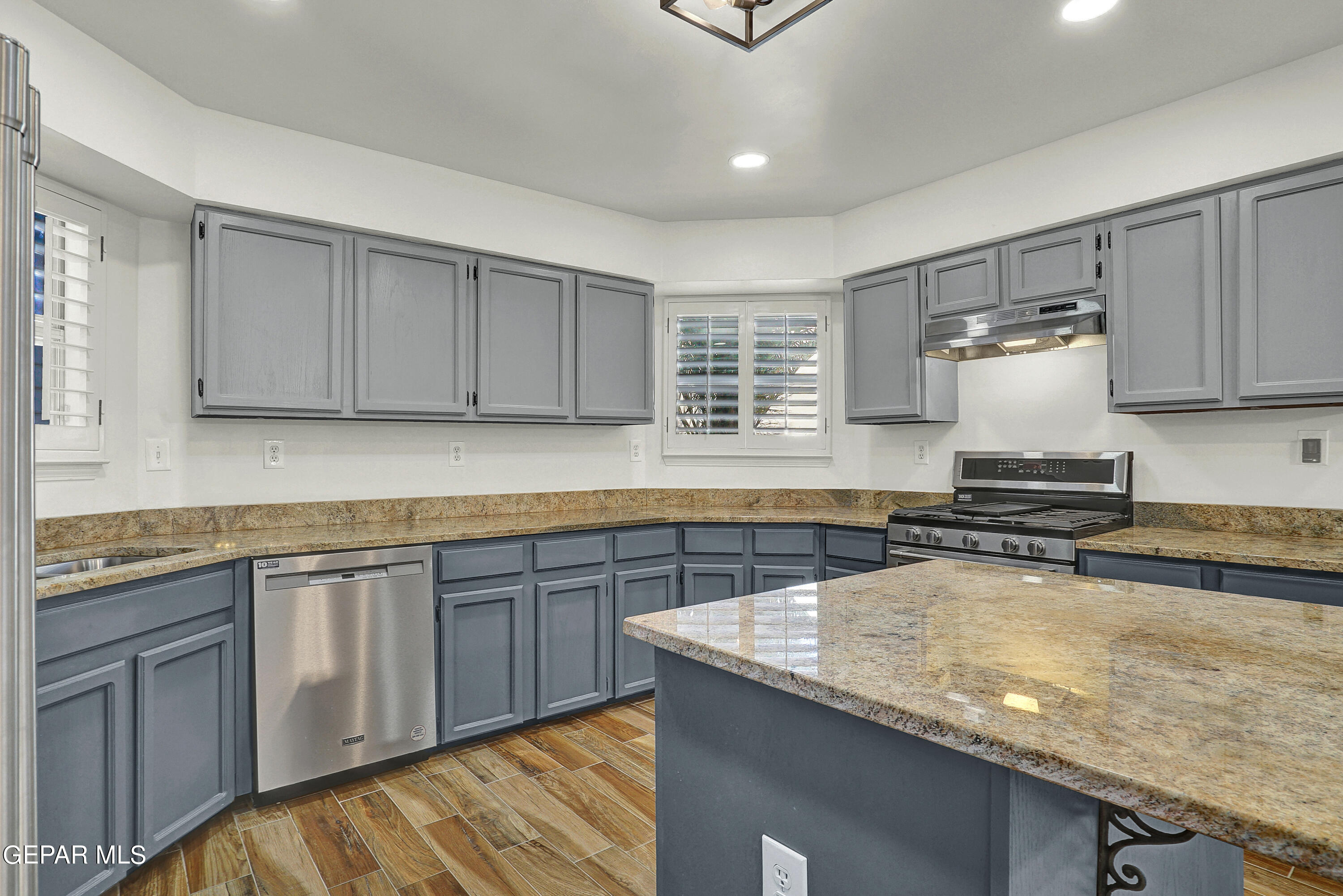 7114 DESERT JEWEL Drive