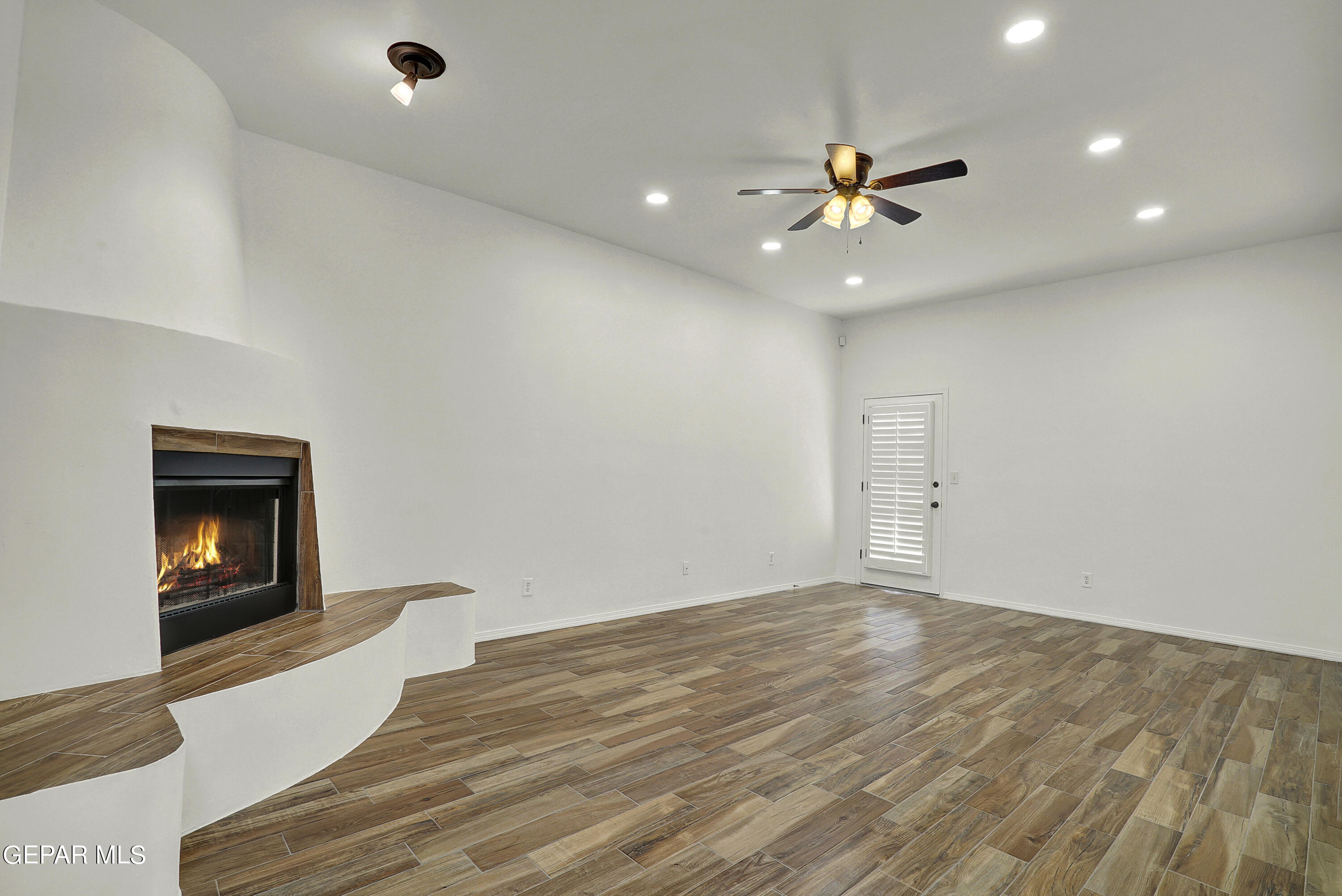 7114 DESERT JEWEL Drive