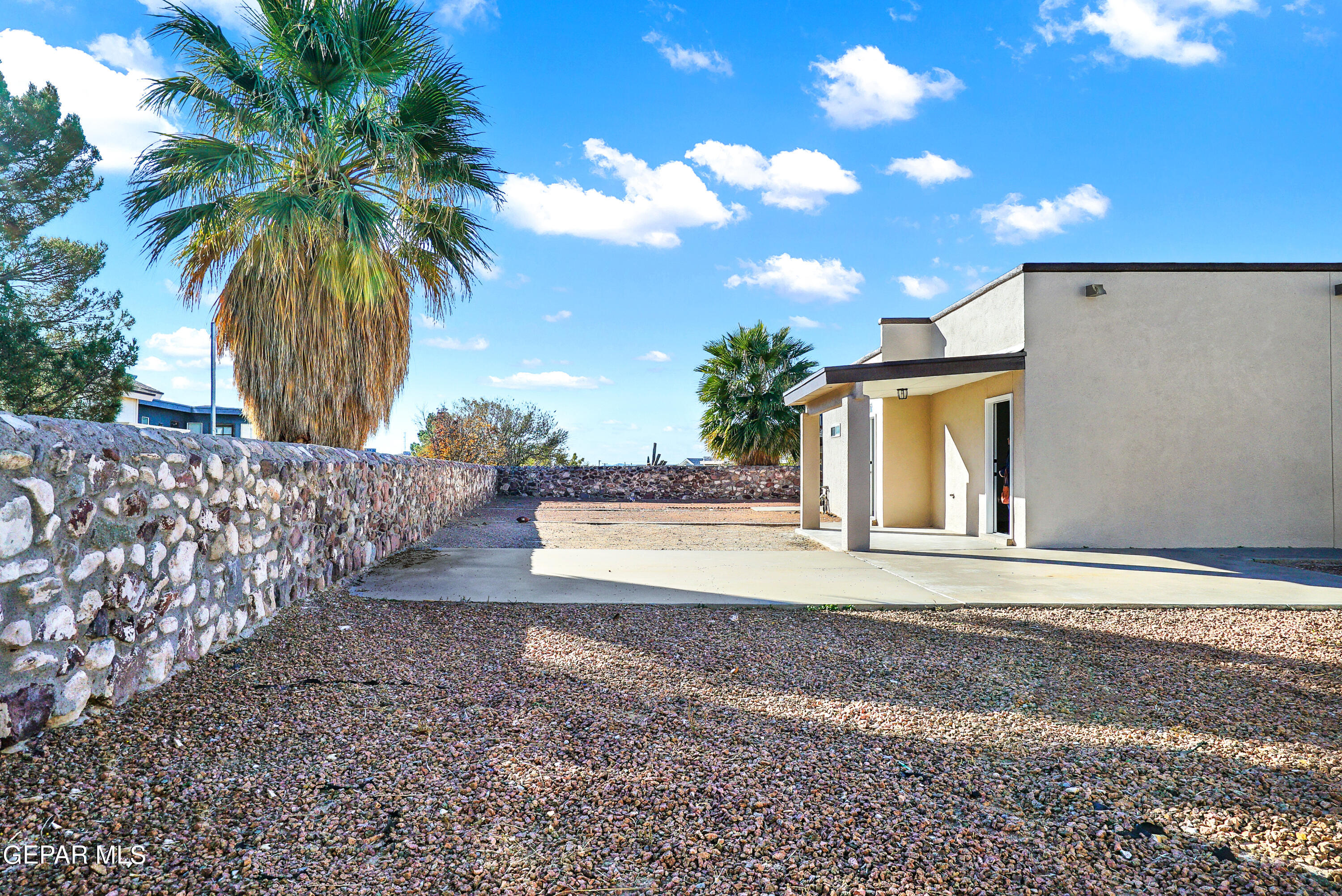 7114 DESERT JEWEL Drive