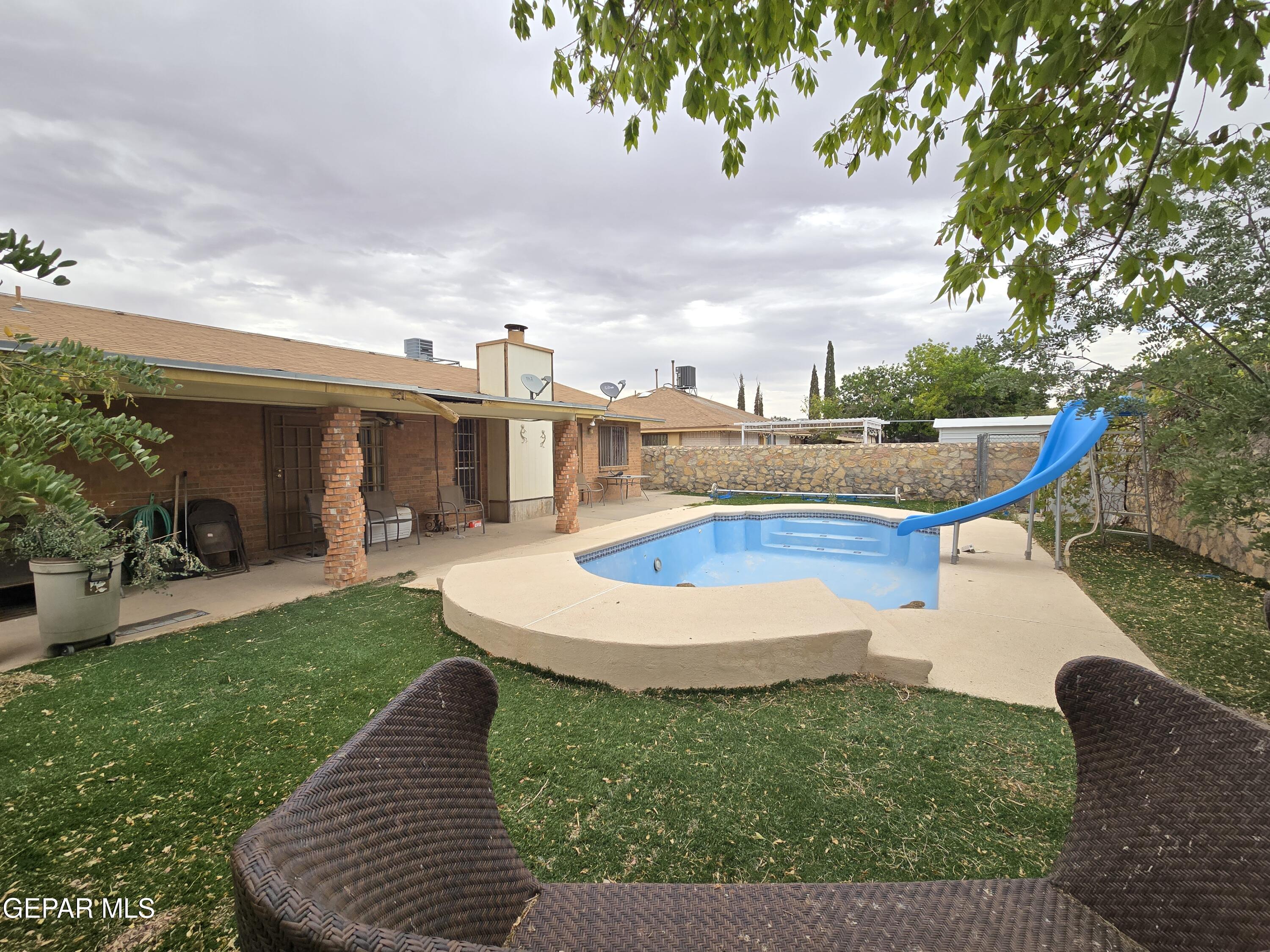 11412 BEACH FRONT Drive
