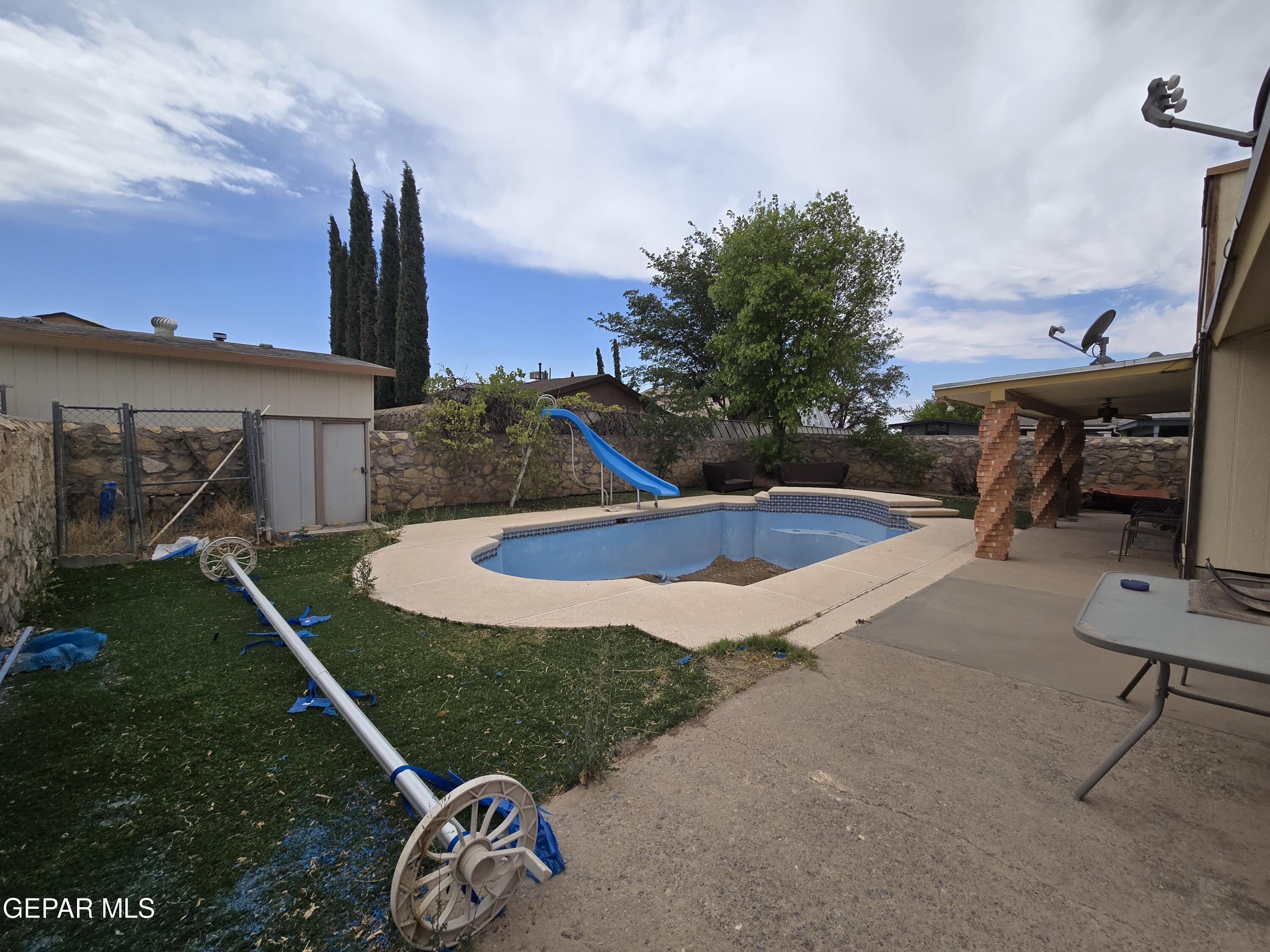11412 BEACH FRONT Drive