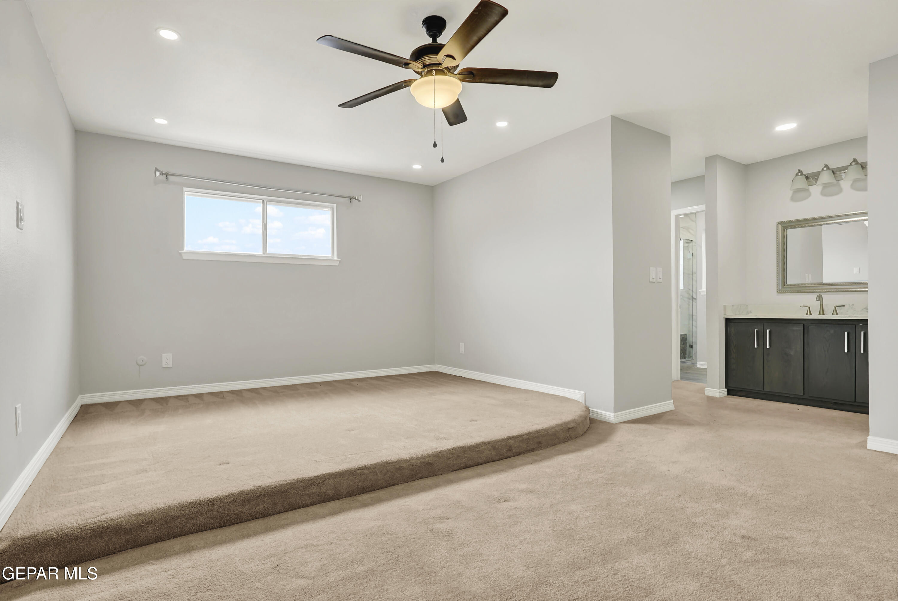 4507 HELLAS Drive