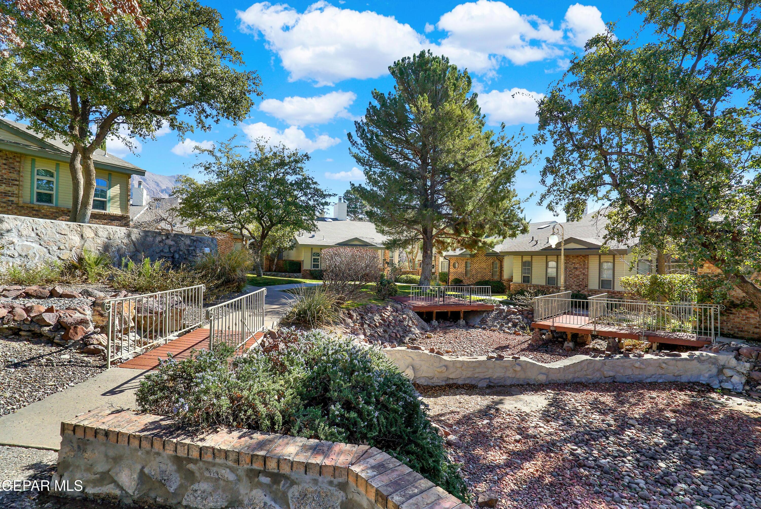 652 COPPERFIELD Lane