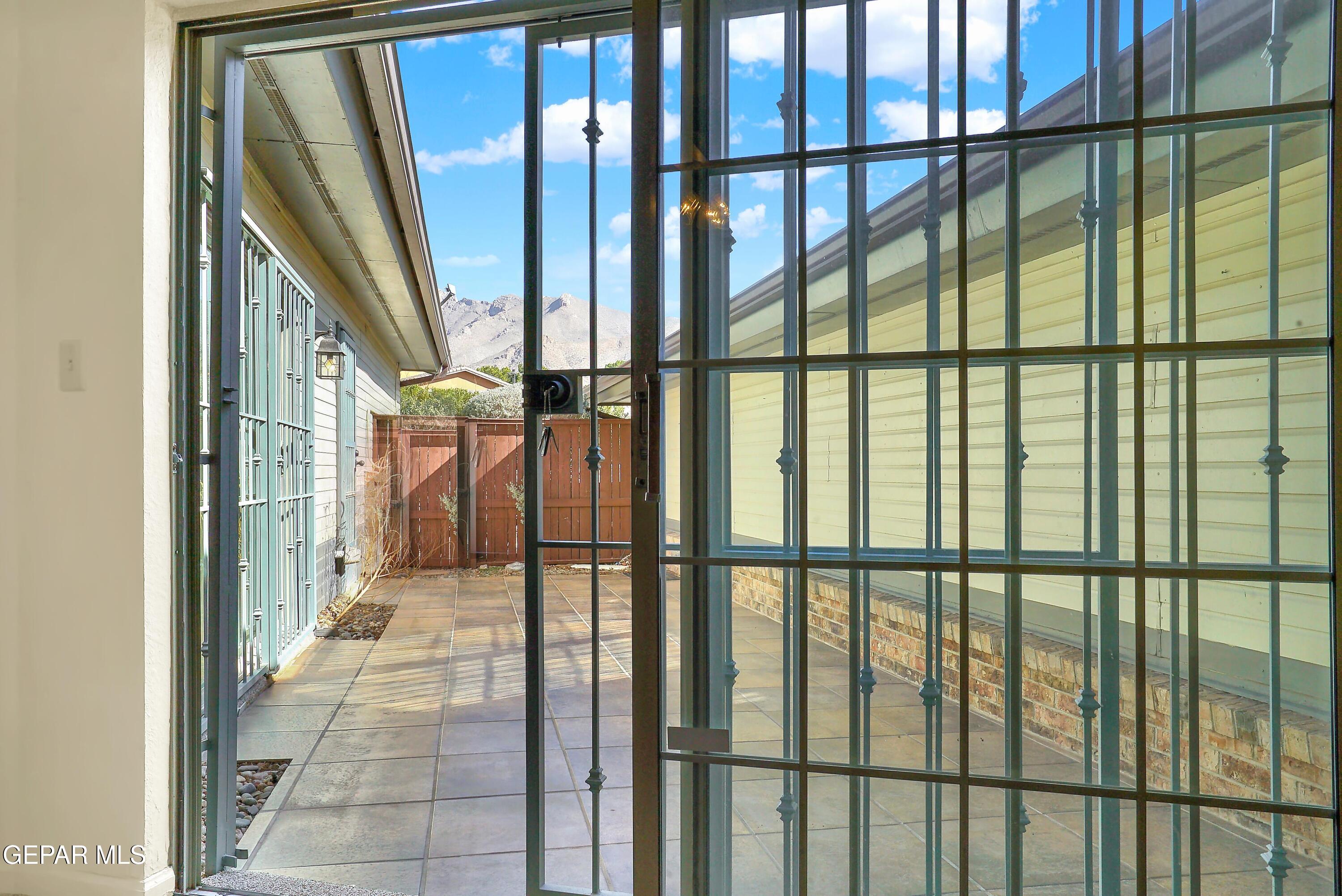 652 COPPERFIELD Lane
