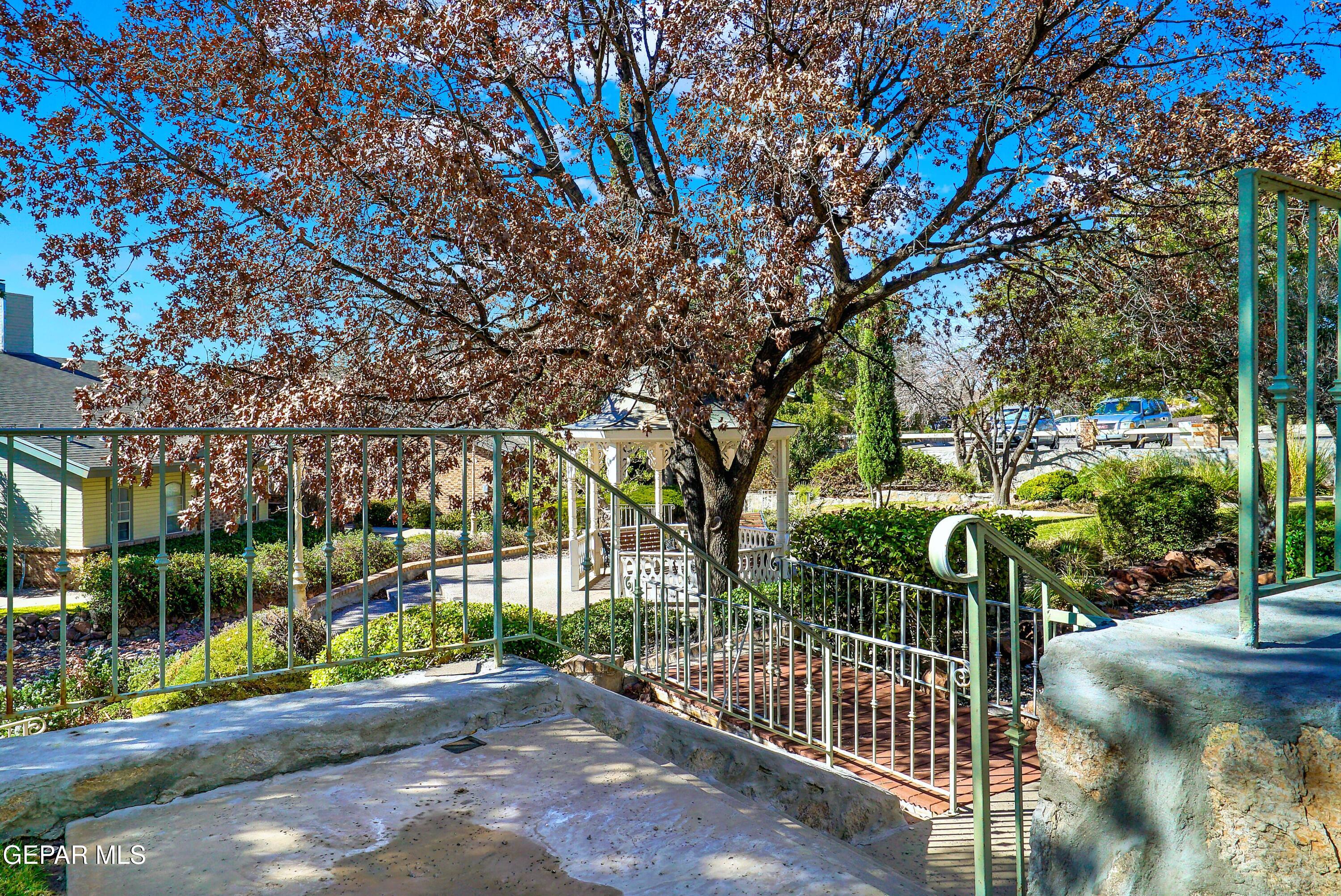 652 COPPERFIELD Lane