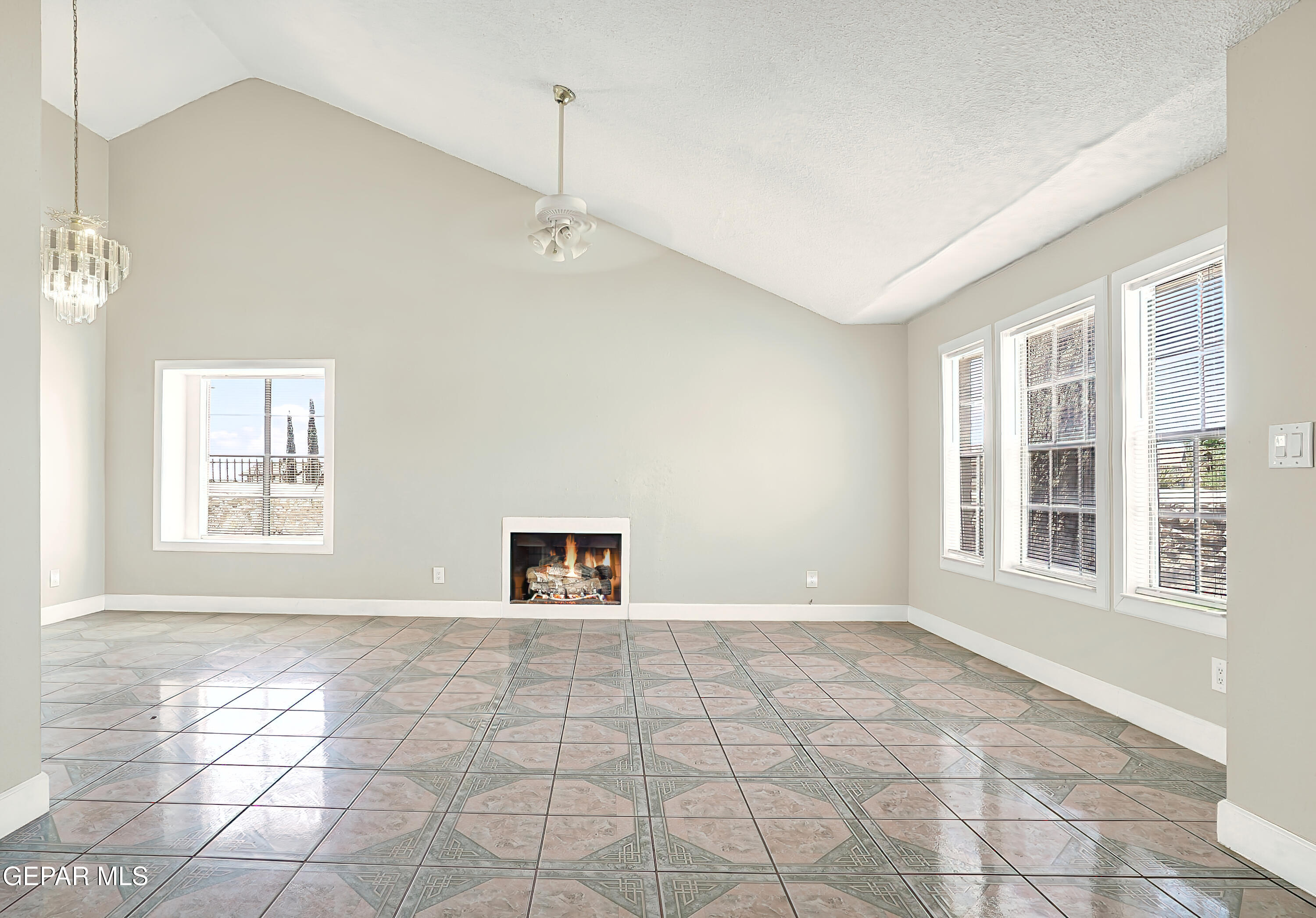 500 WOODBINE Lane