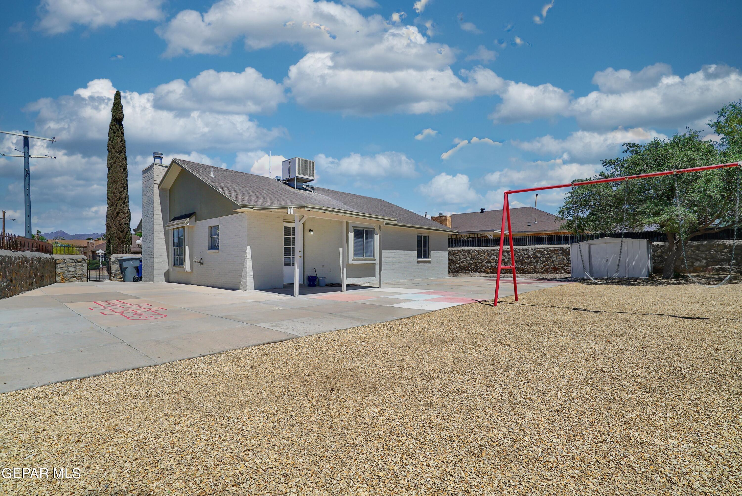 500 WOODBINE Lane