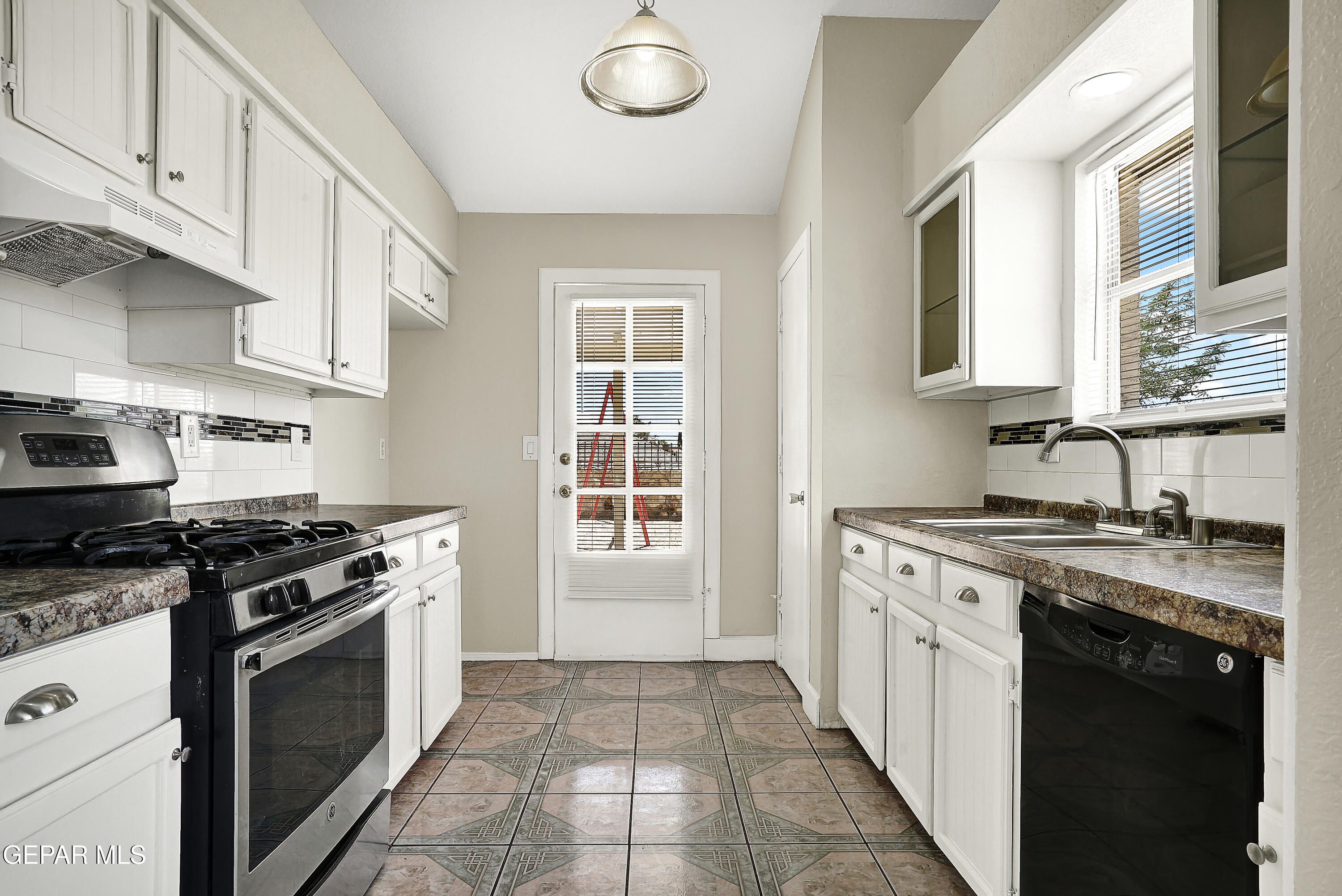 500 WOODBINE Lane