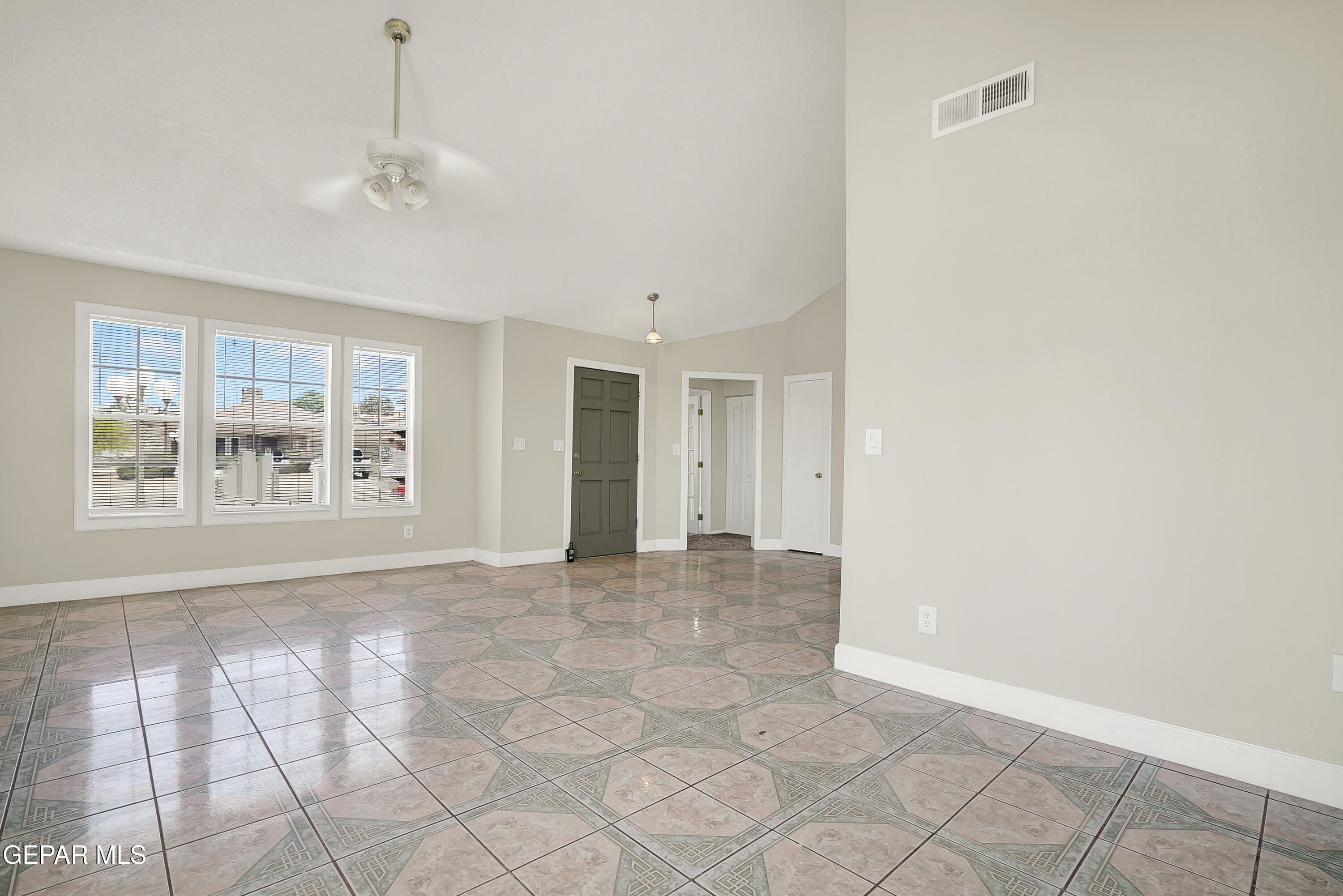 500 WOODBINE Lane