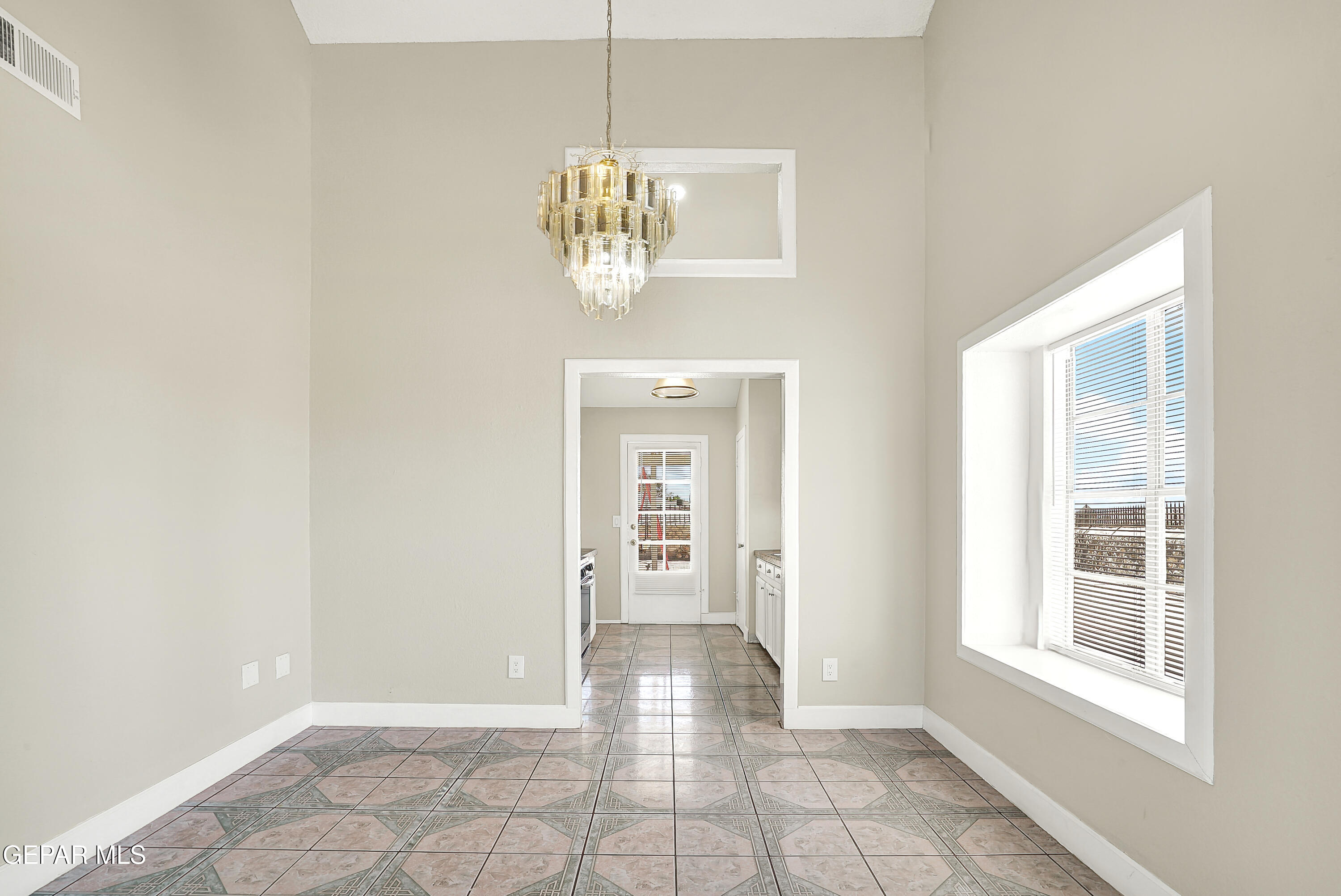 500 WOODBINE Lane
