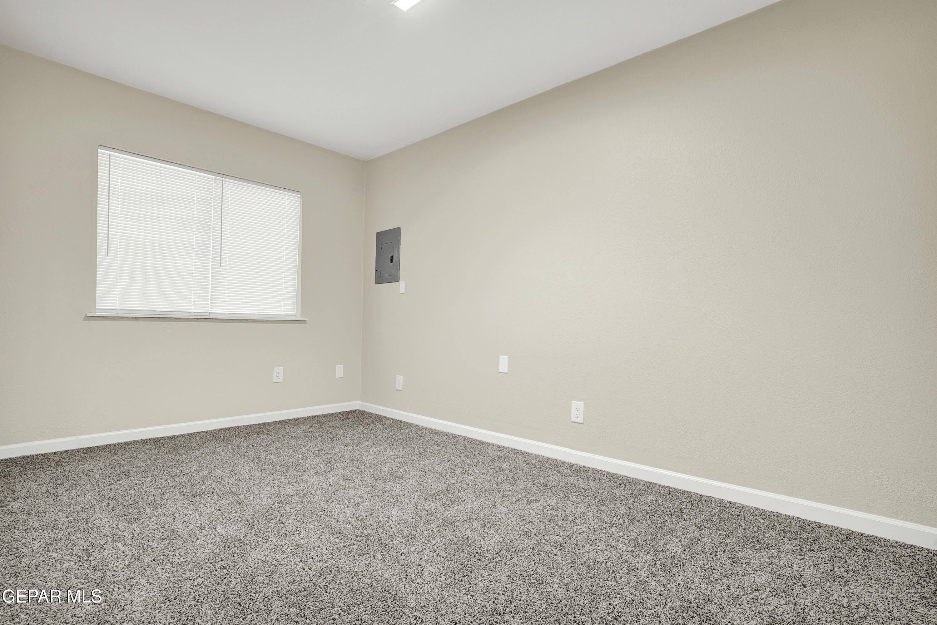 500 WOODBINE Lane
