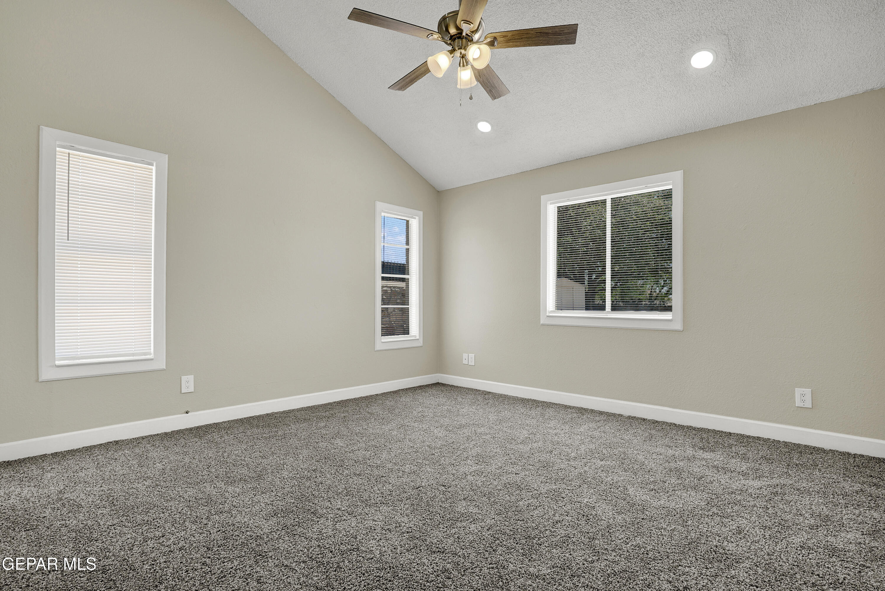 500 WOODBINE Lane