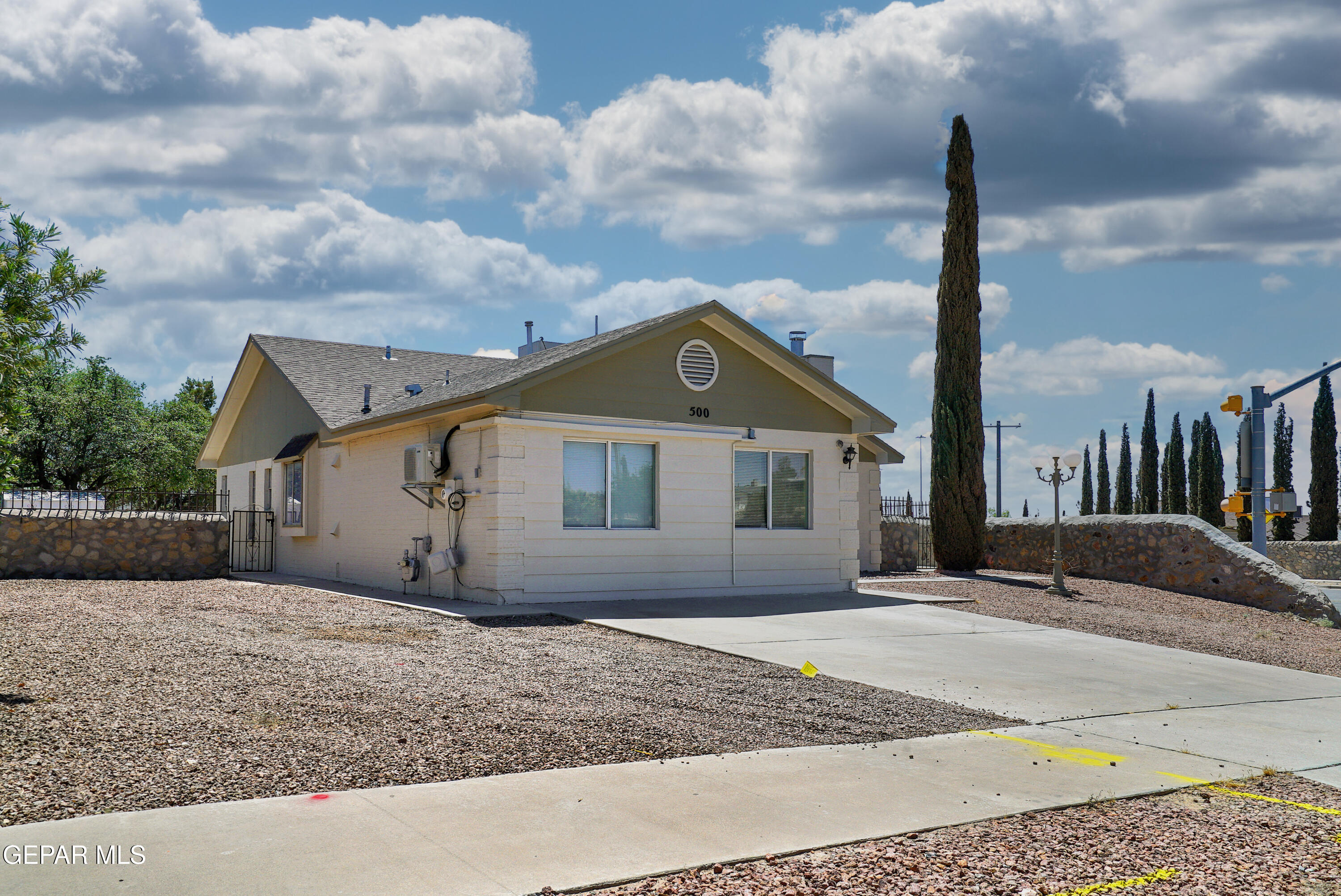 500 WOODBINE Lane