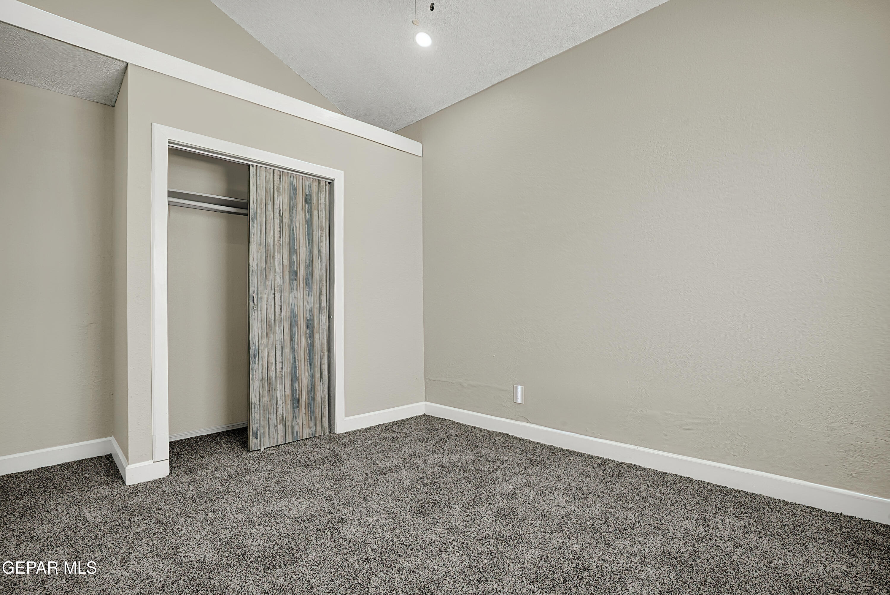 500 WOODBINE Lane