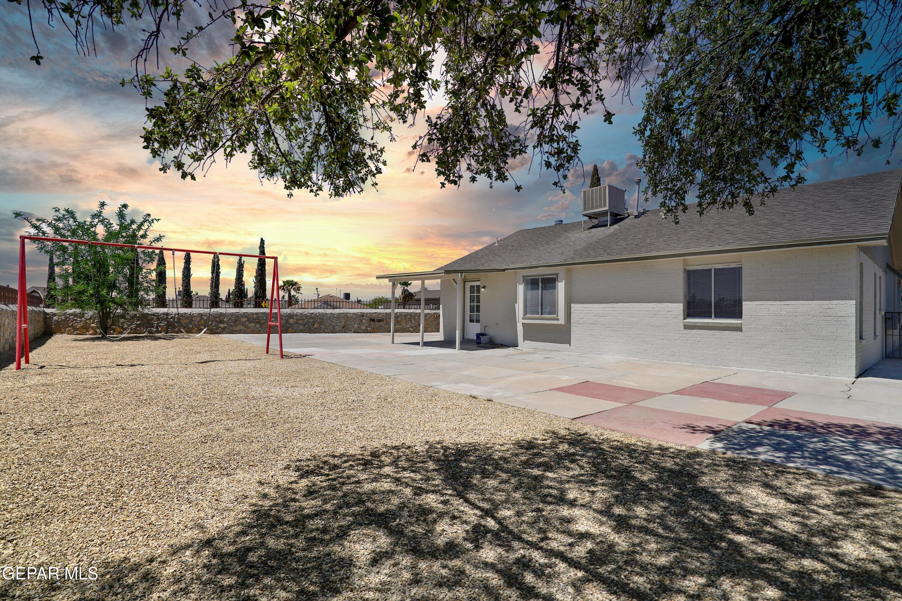 500 WOODBINE Lane